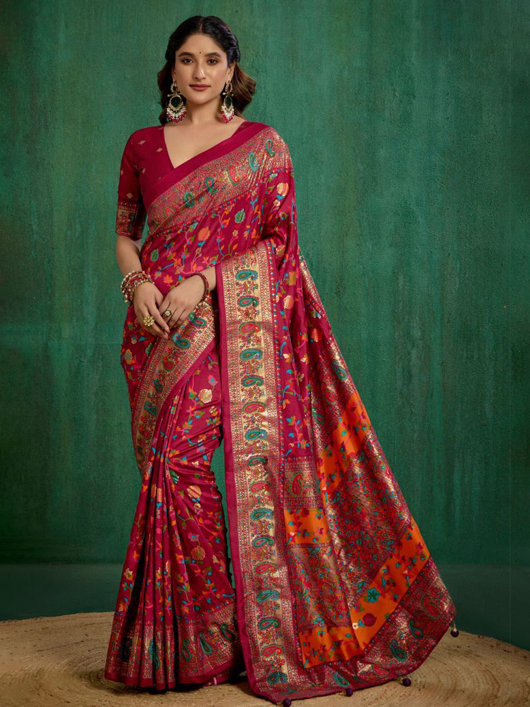 

TIRA Floral Prined Zari Saree, Maroon