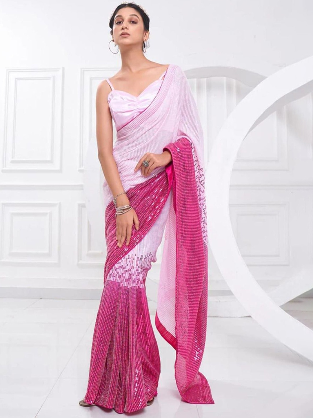 

Anouk Colourblocked Sequinned Poly Georgette Heavy Work Saree, Pink