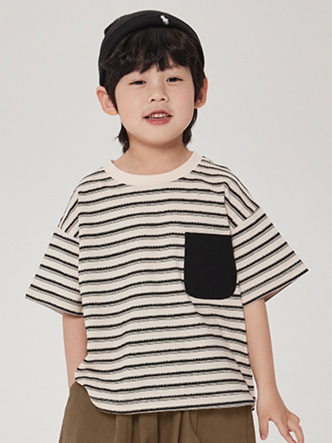 

LULU & SKY Boys Striped Extended Sleeves Monochrome Pockets Boxy T-shirt, White