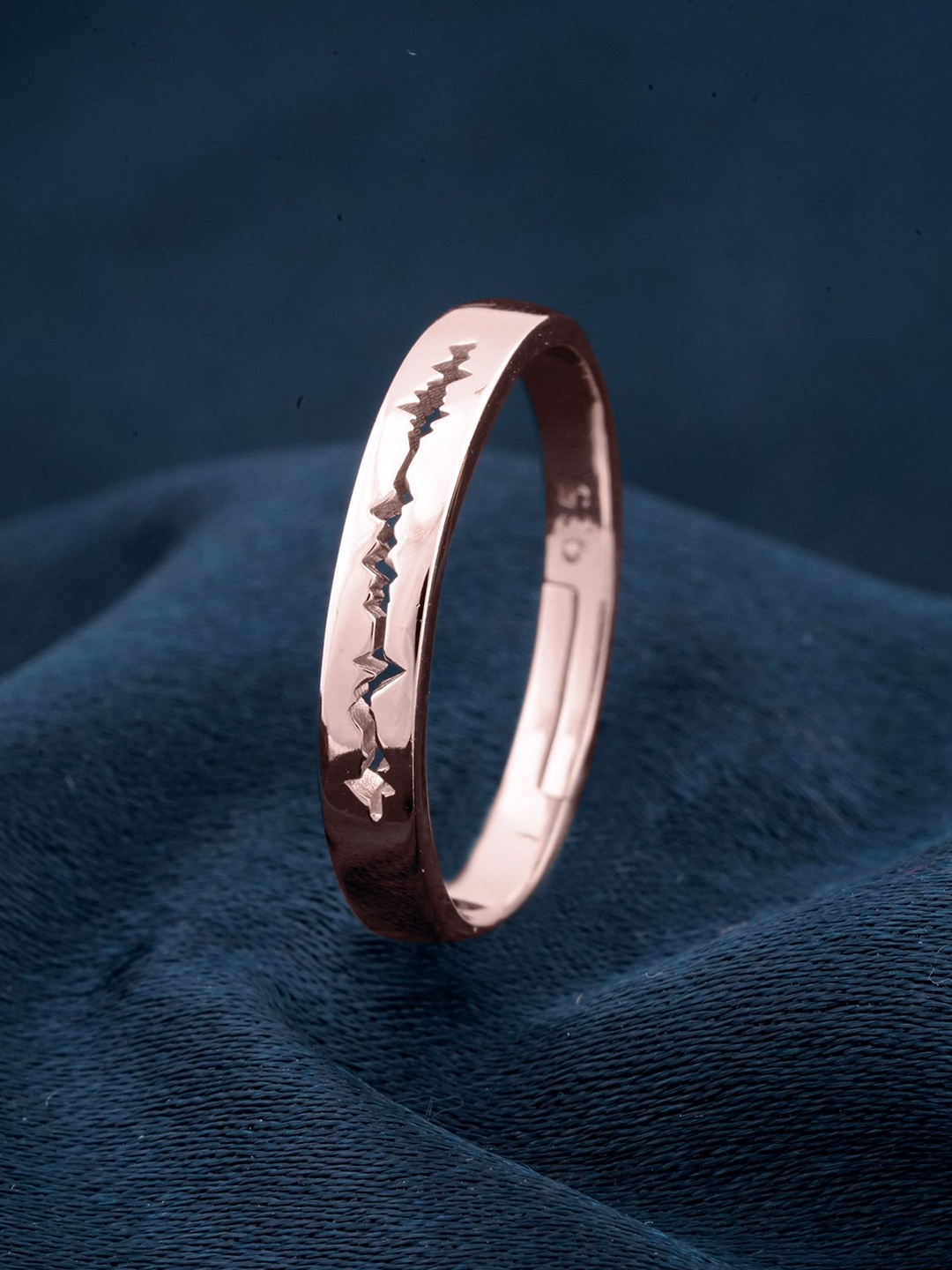 

Zalkari Sterling Silver Heart Beat Designed Rose Gold-Plated Finger Ring