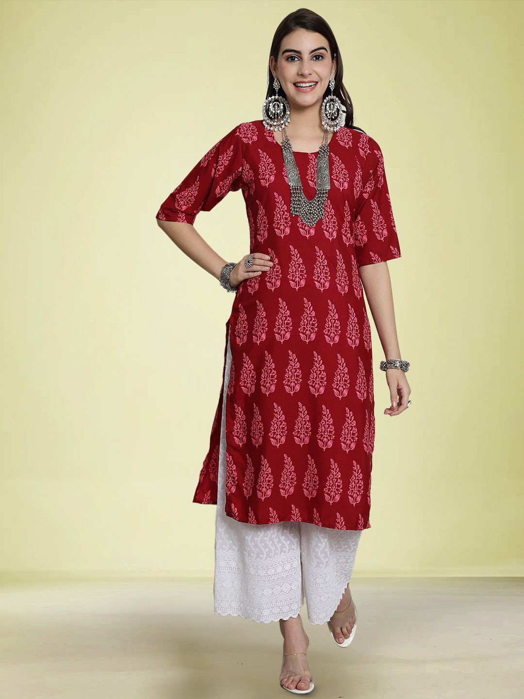 

Moda Rapido Floral Printed Straight Round Neck Kurta, Red