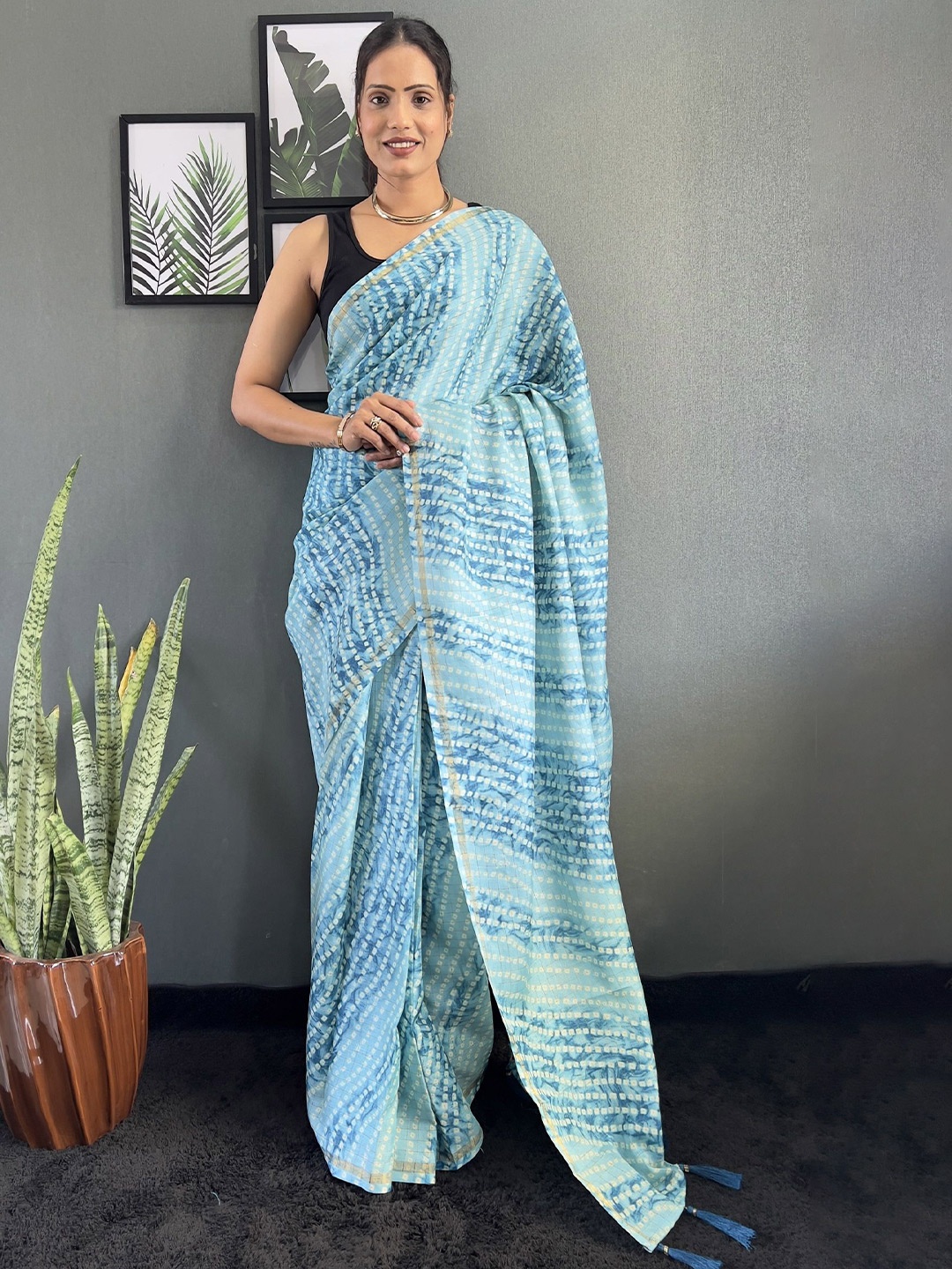 

APNISHA Bandhani Zari Ready to Wear Saree, Turquoise blue