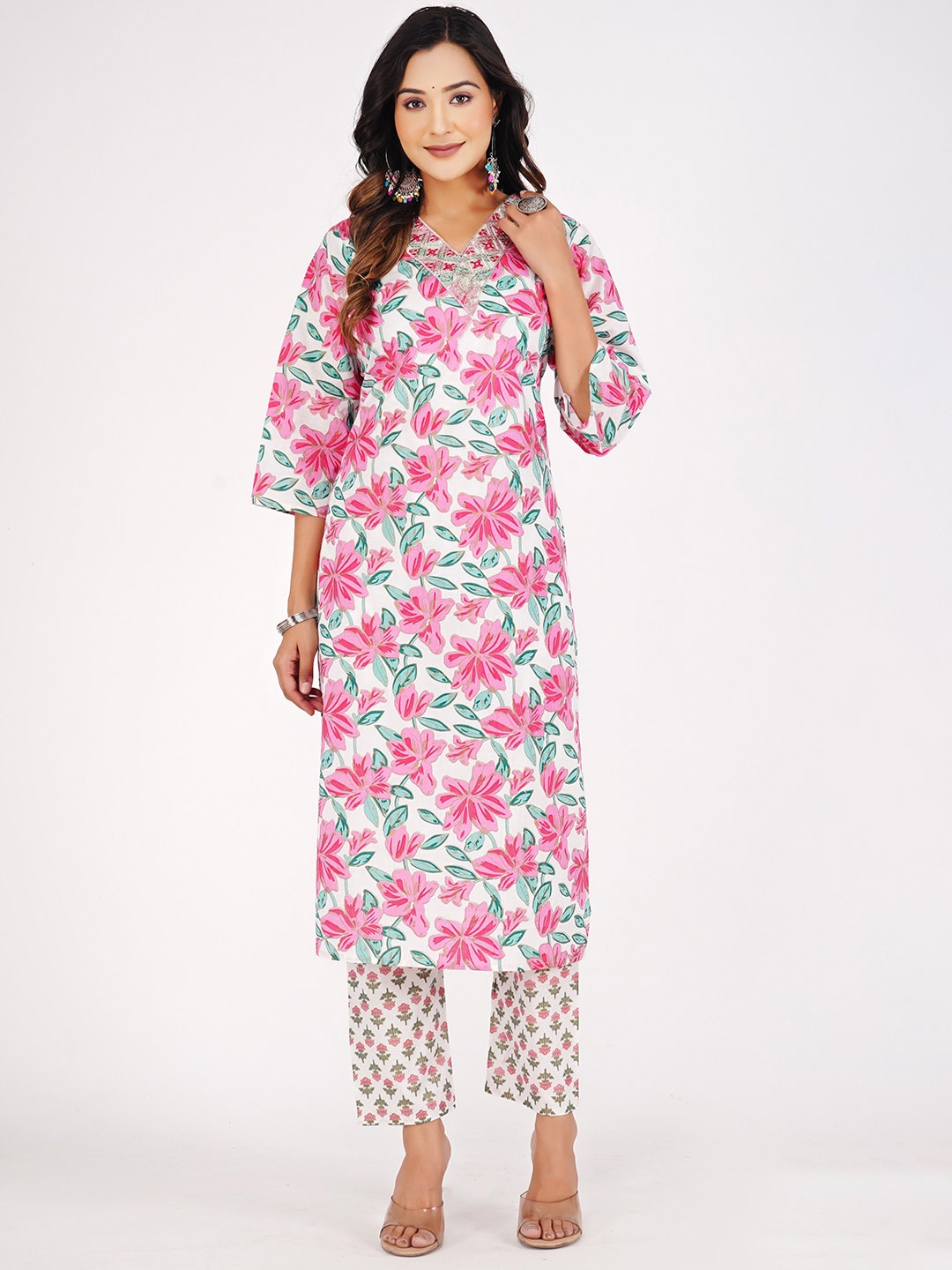 

SKYTICK Floral Printed Thread Work V-Neck Straight Kurta with Pyjamas & Dupatta, White