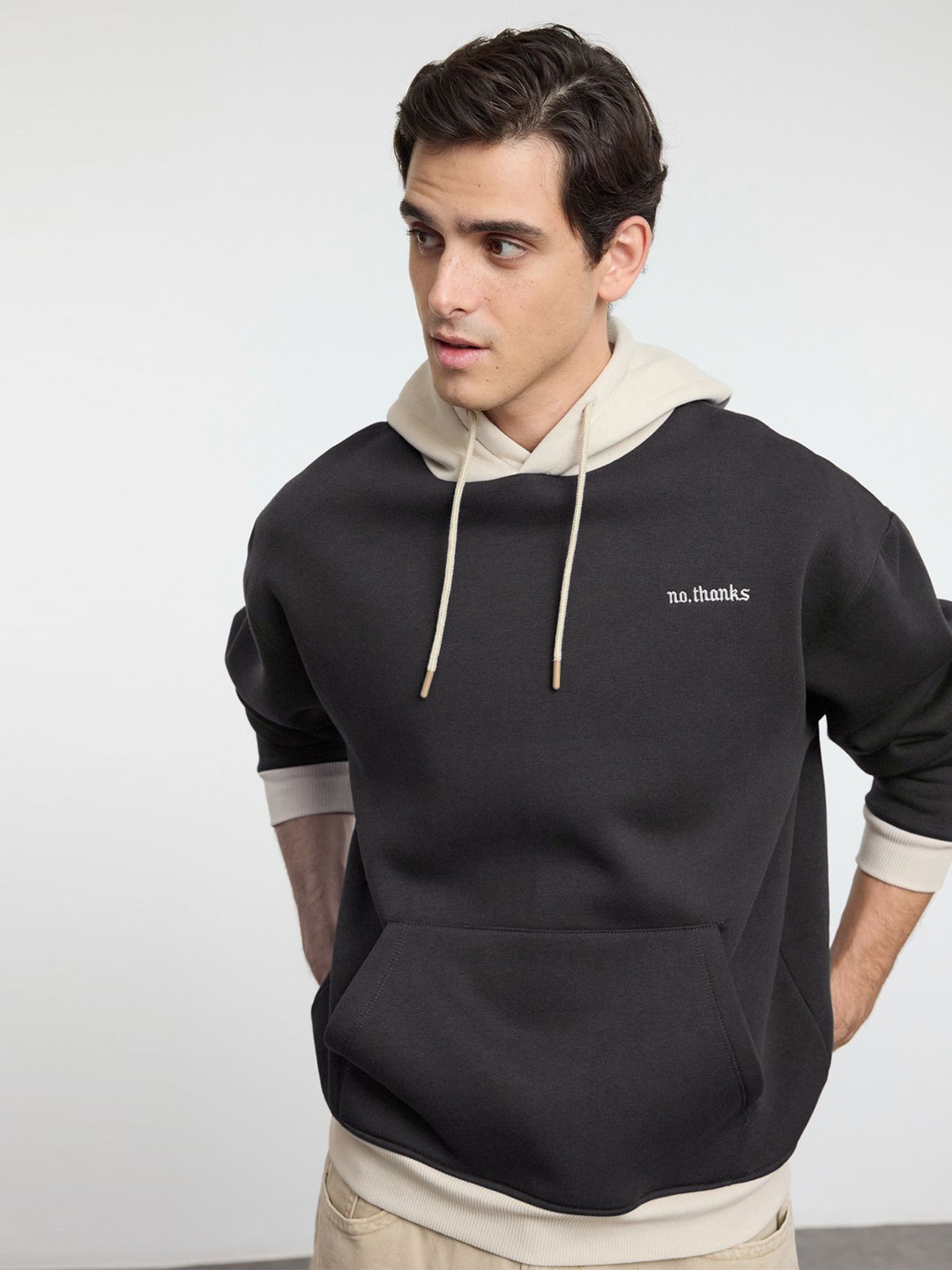 

Trendyol Men Sweatshirt, Na