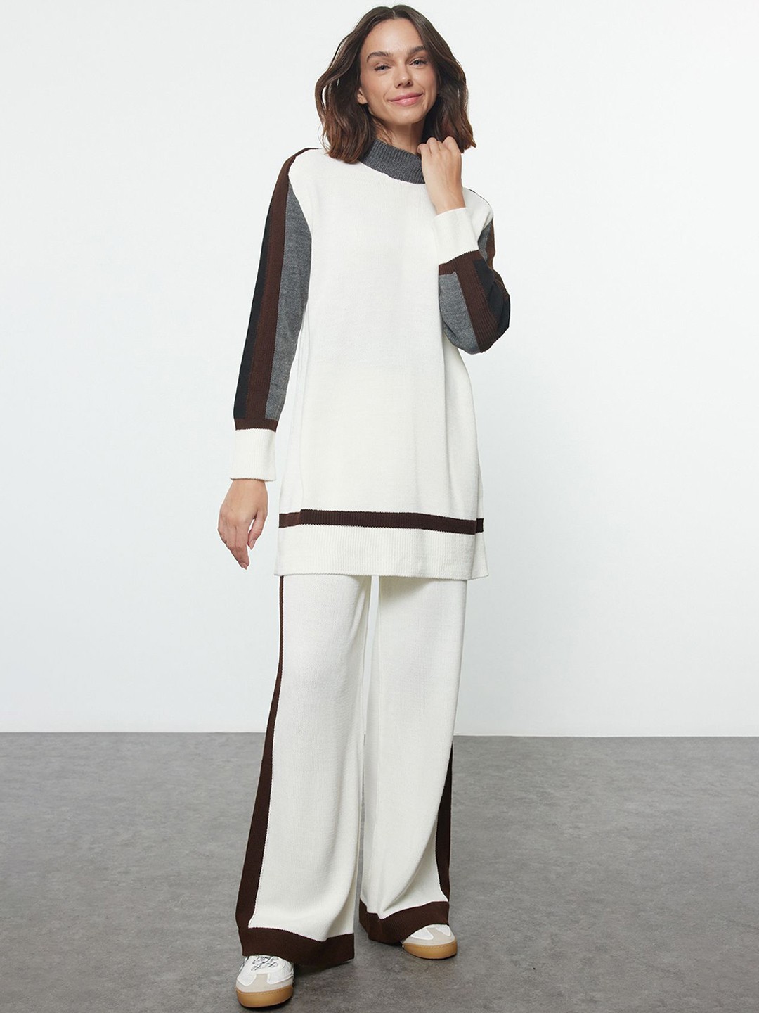 

Trendyol High Neck Long Sleeves Sweater With Trousers, White
