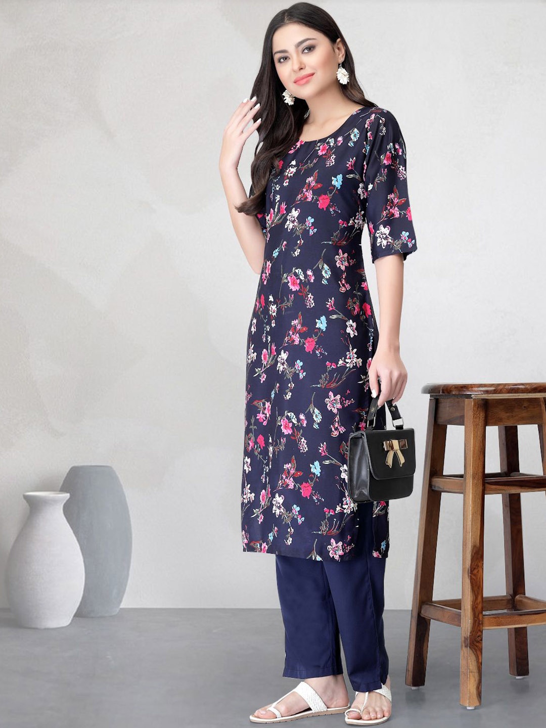 

7Threads Floral Printed Round Neck Straight Kurta With Trousers, Blue