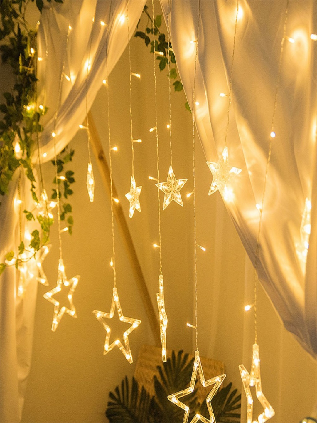 

SPARK WORLD Yellow Star Shaped String Lights