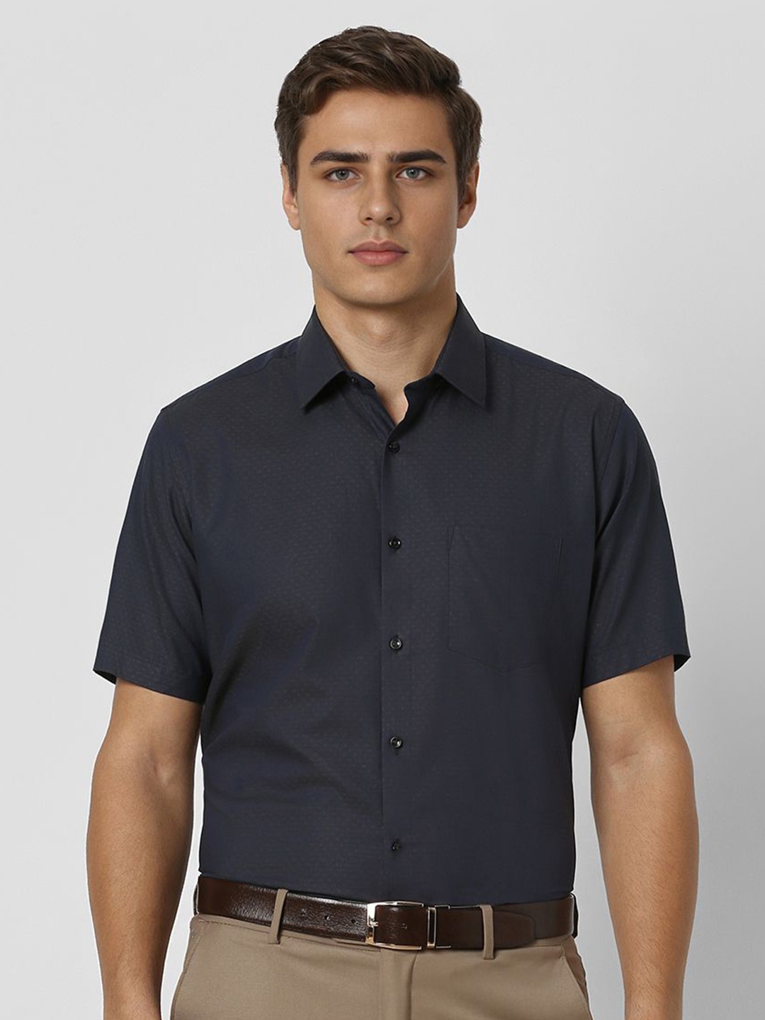 

Van Heusen Men Opaque Formal Shirt, Charcoal