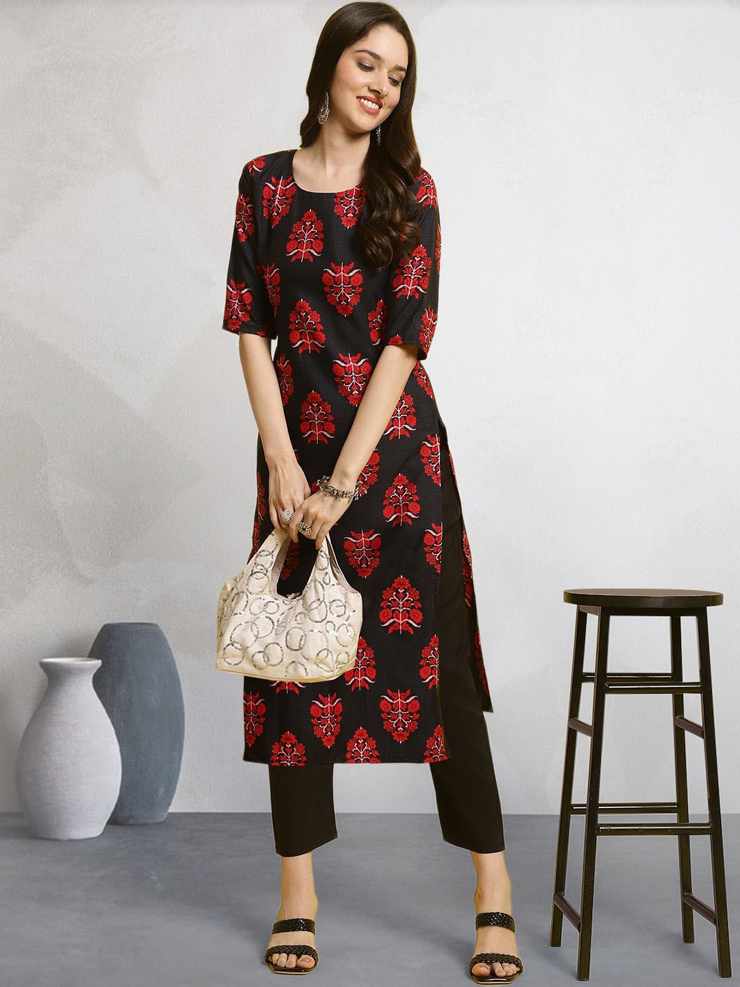 

7Threads Floral Printed Round Neck Straight Kurta With Trousers, Black