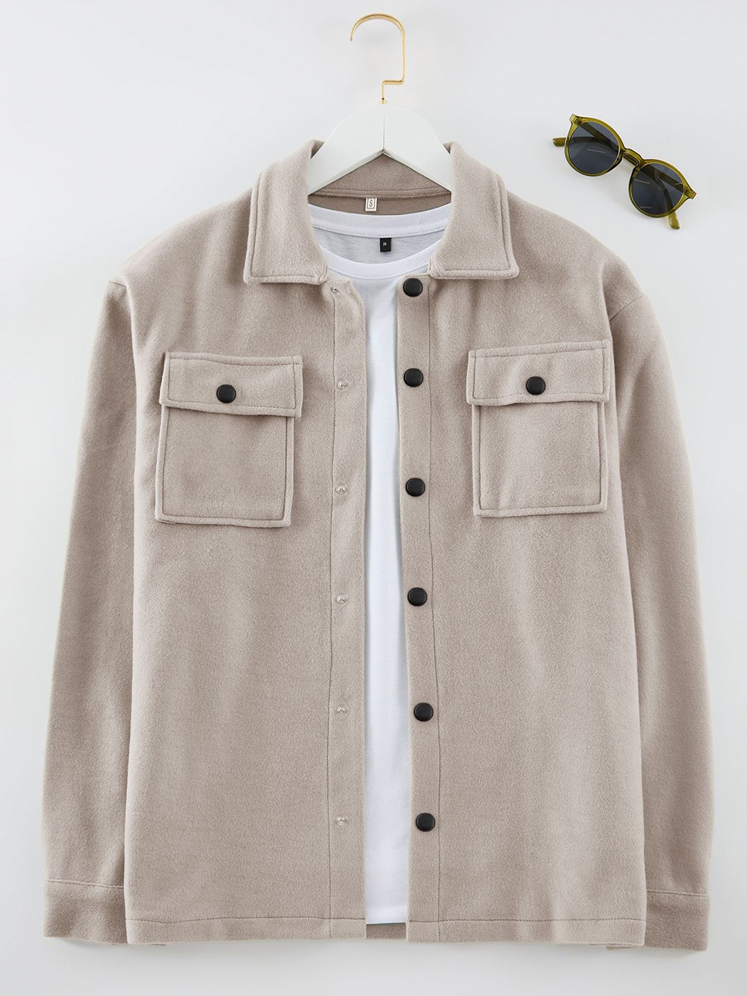 

Trendyol Men Spread Collar Solid Shacket, Beige