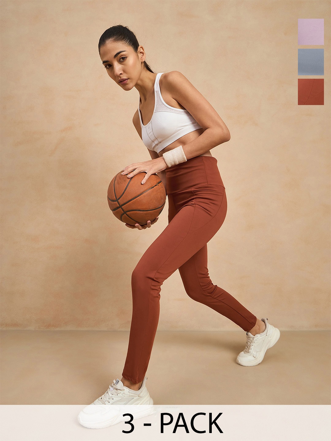 

COLOR CAPITAL Women Pack of 3 Antimicrobial Tights, Rust