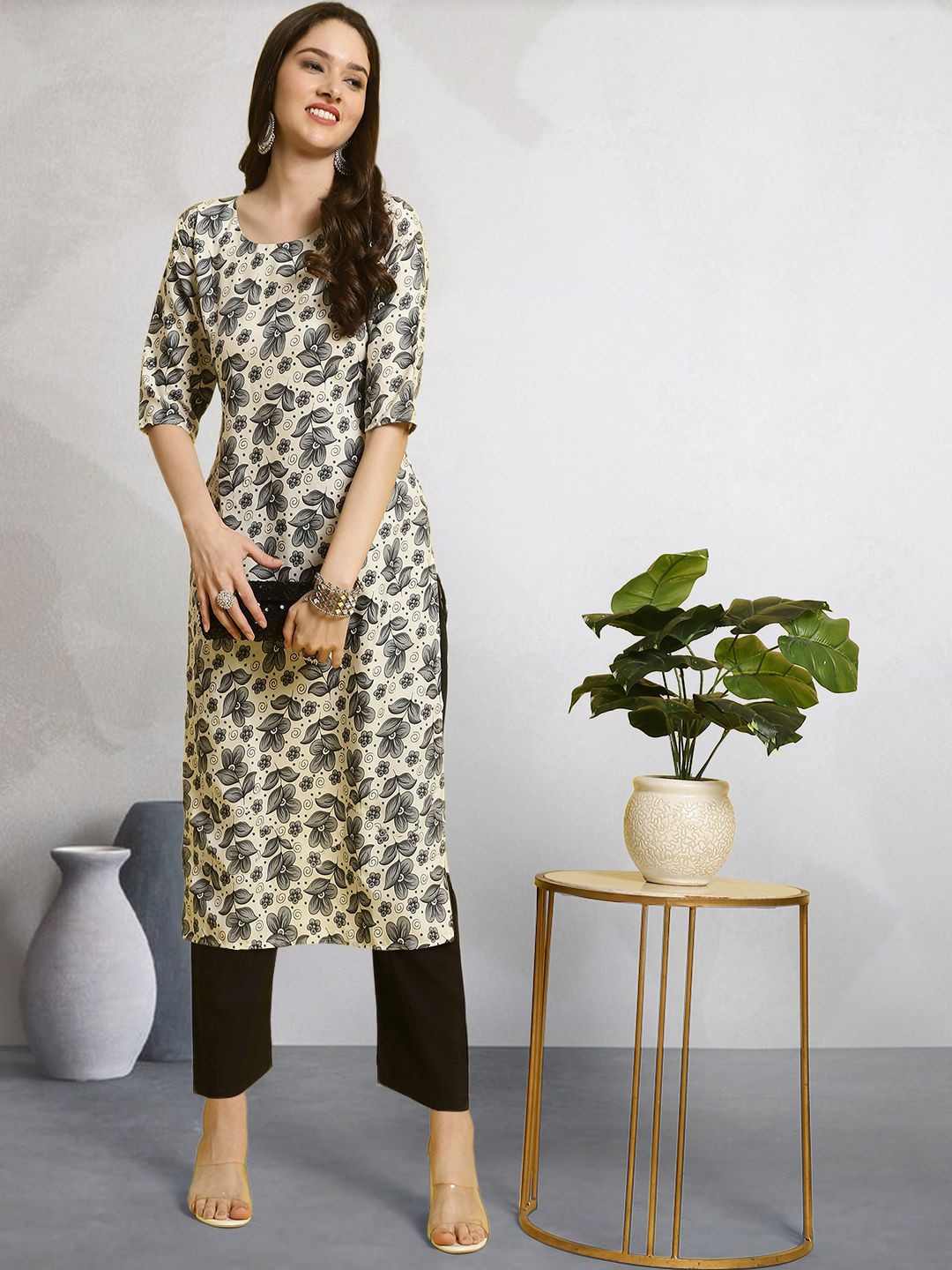 

7Threads Floral Printed Round Neck Straight Kurta With Trousers, Cream