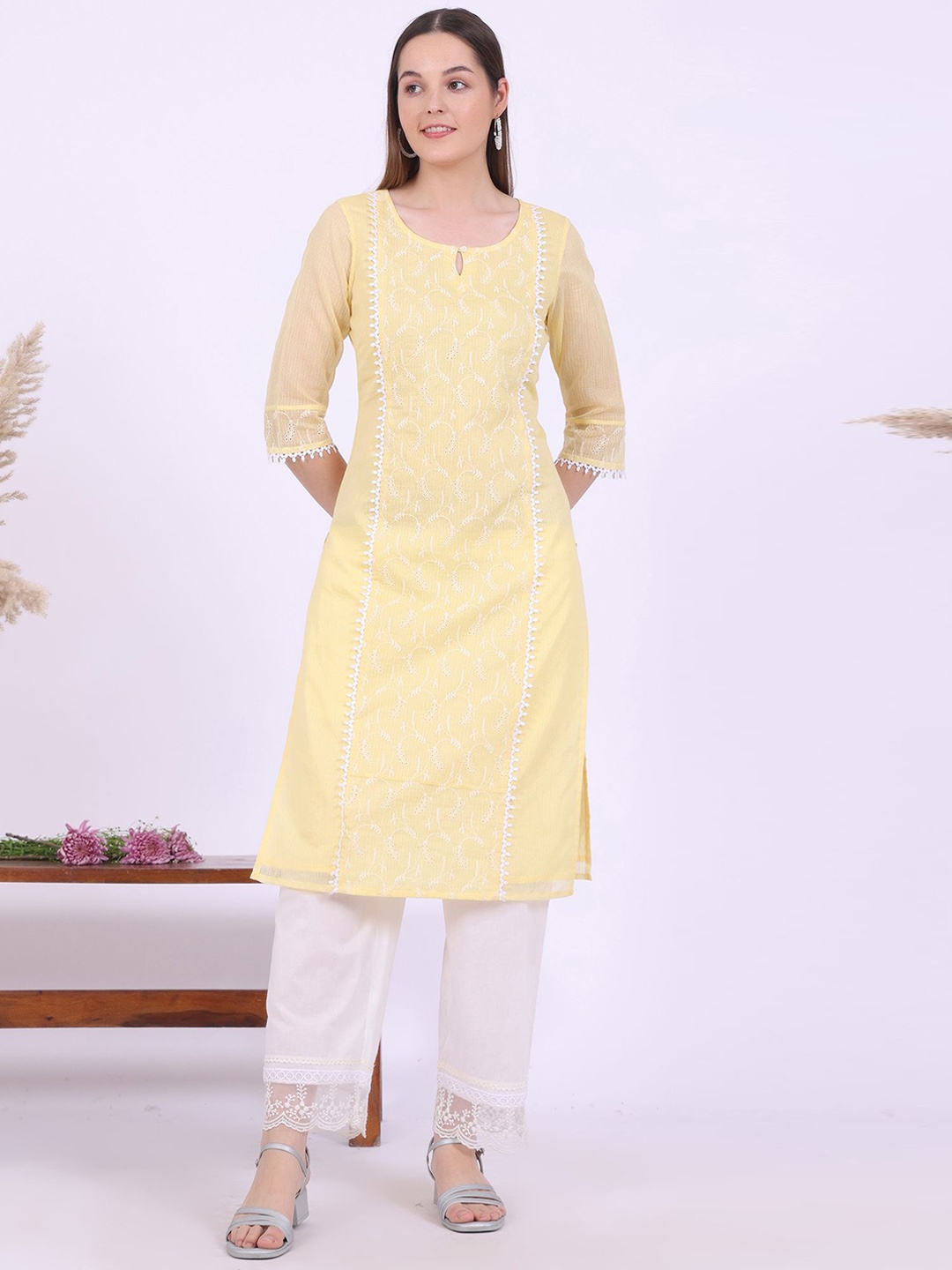

AURELIA Floral Embroidered Thread Work Keyhole Neck Cotton Straight Kurta, Yellow