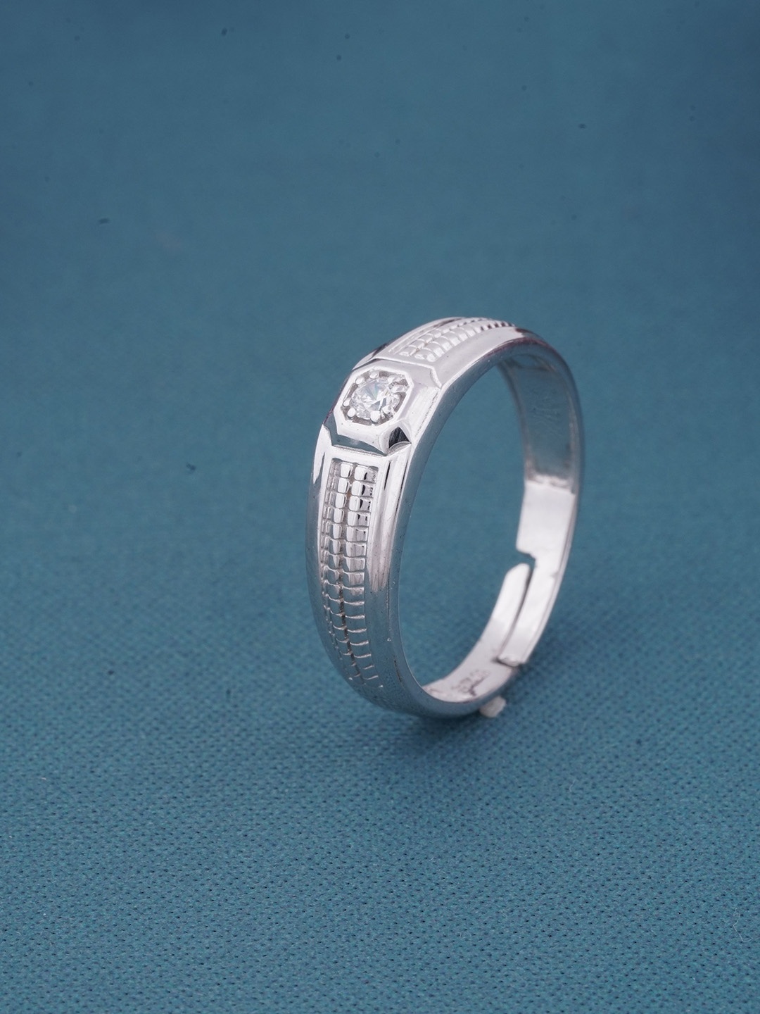 

Zalkari Men 925 Sterling Silver Rhodium-Plated Cubic Zirconia Studded Finger Ring