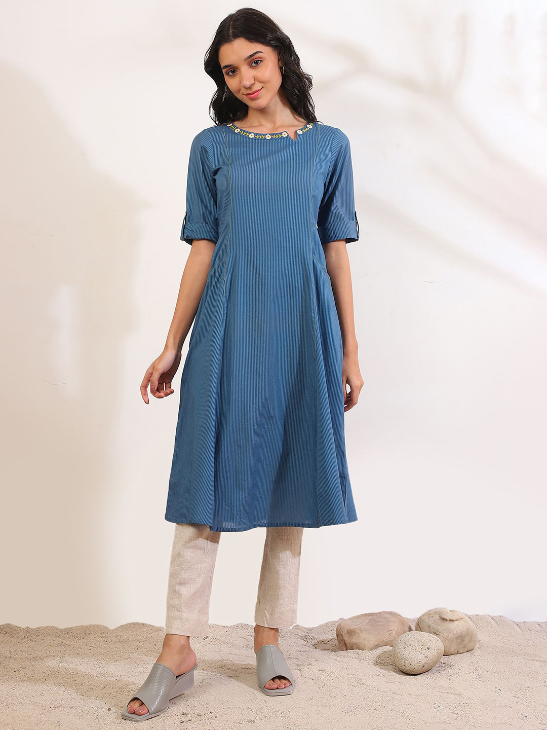 

AURELIA Striped Round Neck Straight Kurta, Blue