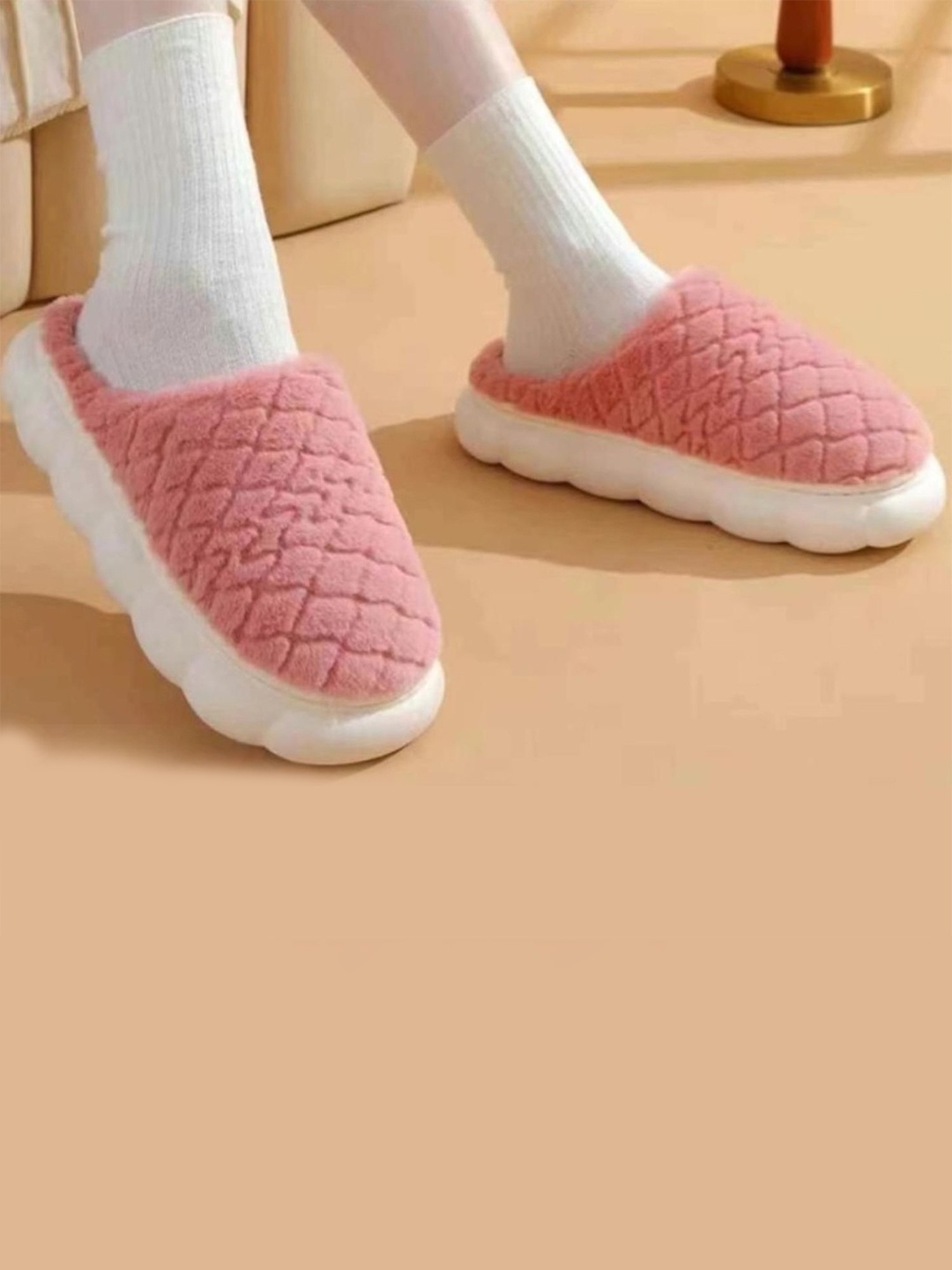 

glitchez Women Self Design Room Slippers, Pink