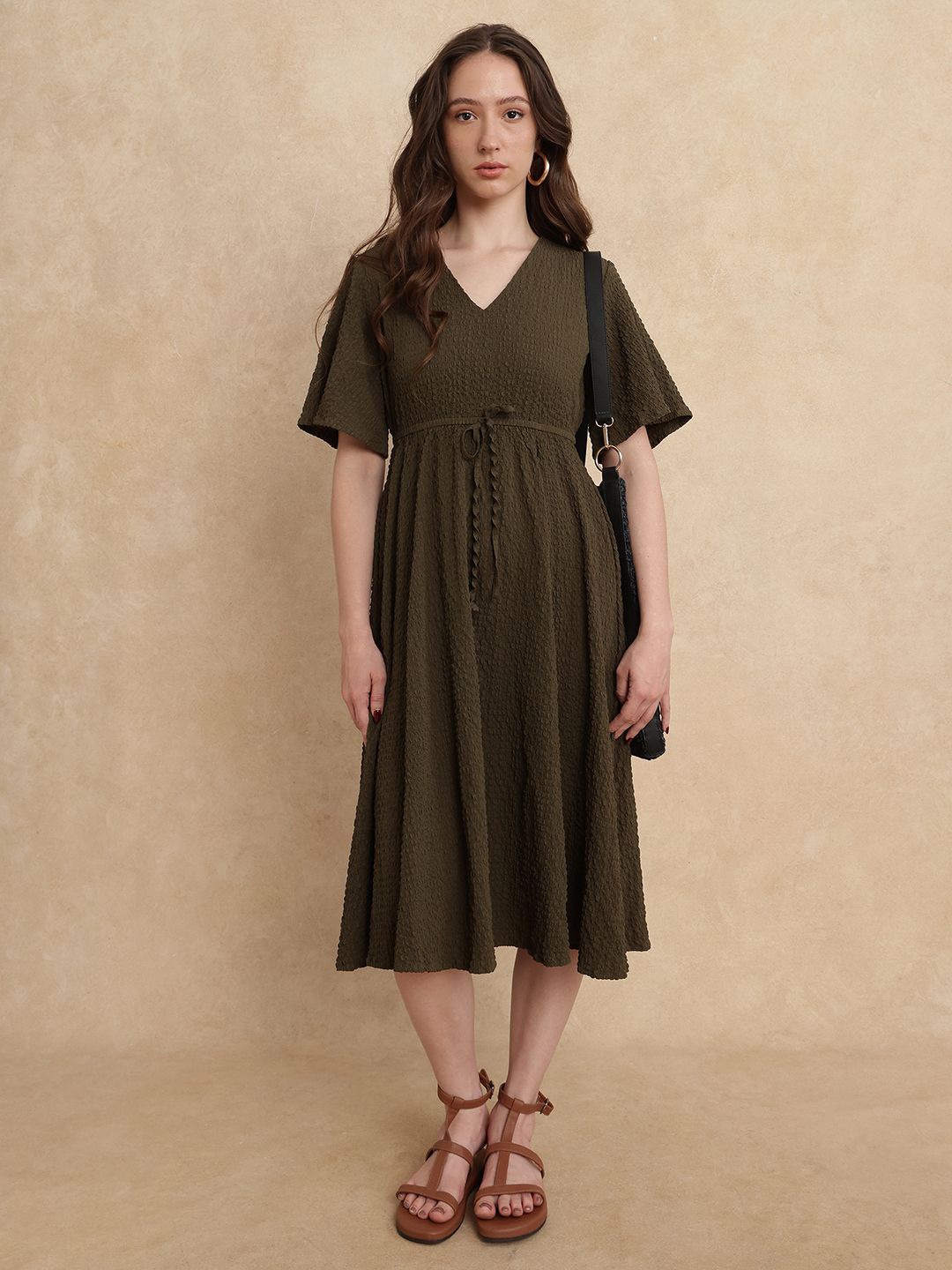 

RAREISM RONMIEN Primary Olive V-Neck Fit and Flare Flared Sleeves Midi Dress