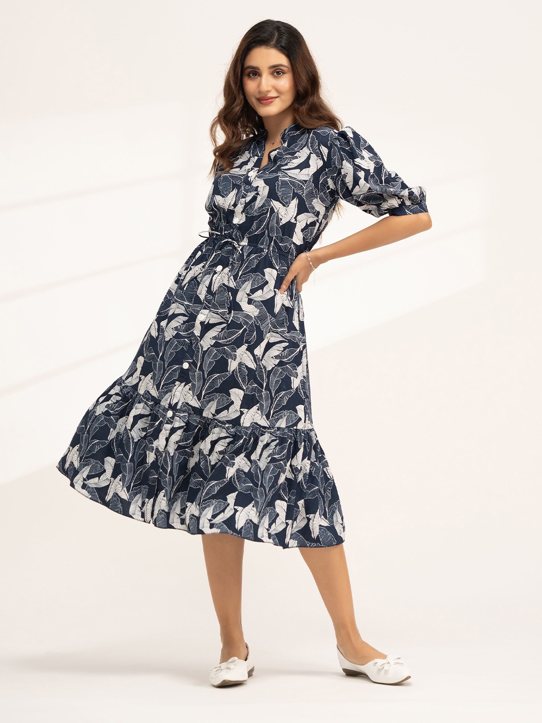 

DressBerry Women Floral Print Bell Sleeve Crepe Fit & Flare Dress, Navy blue