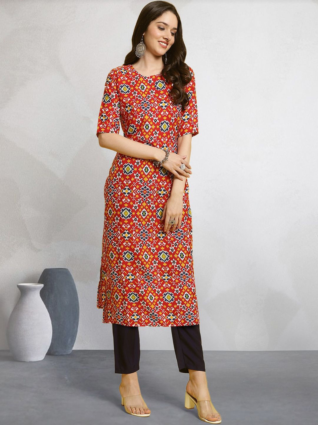 

7Threads Ethnic Motifs Printed Round Neck Straight Kurta With Trouser, Red