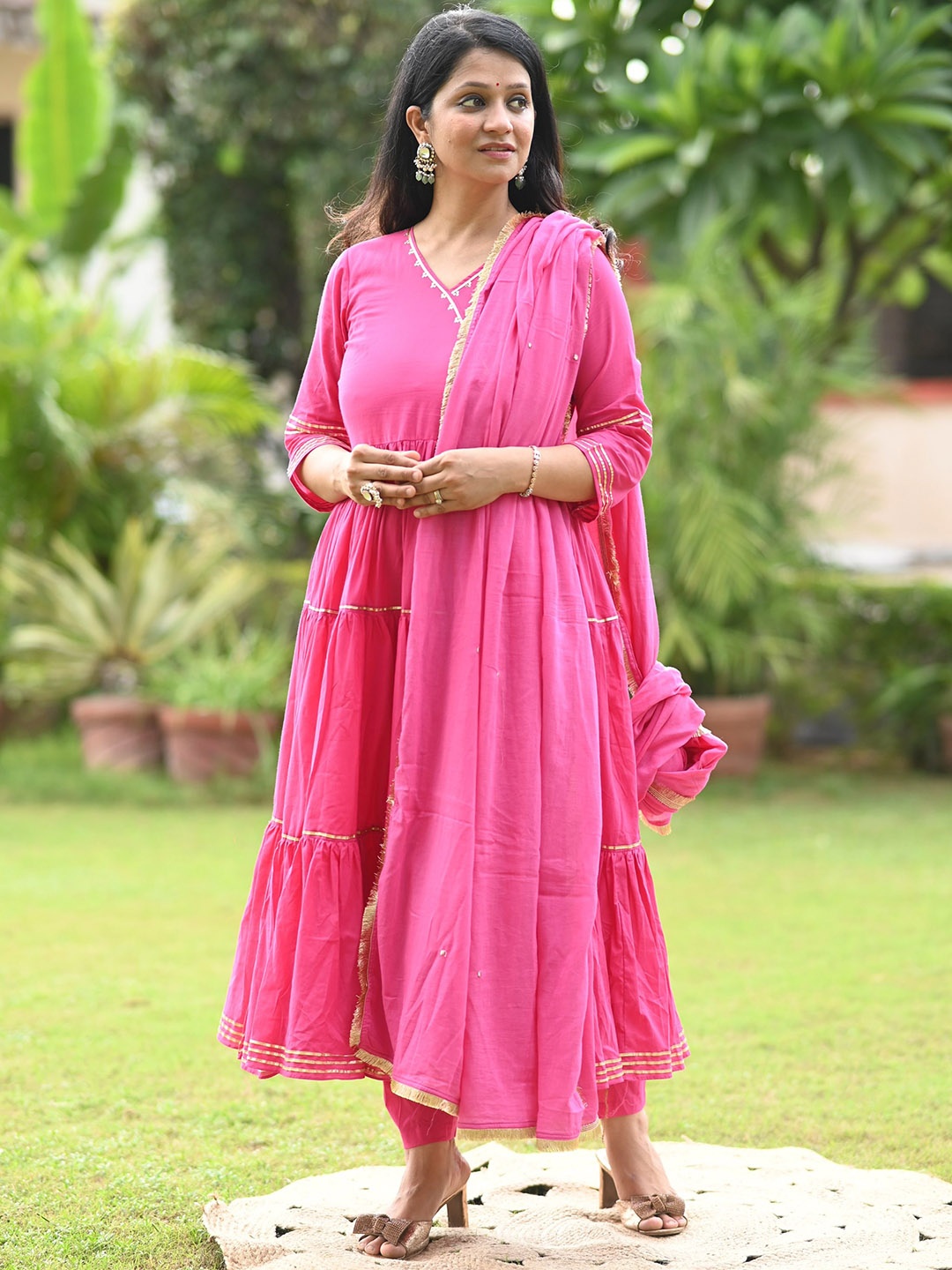 

Dholkee V-Neck Tiered Pure Cotton Kurta with Salwar & With Dupatta, Magenta