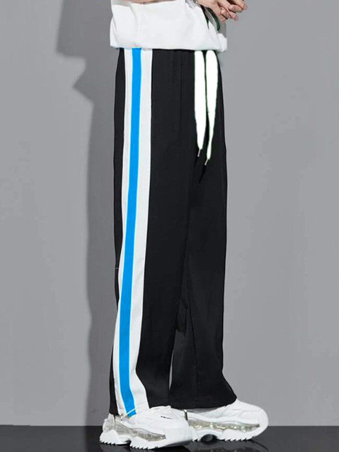 

MASCARI Men Striped Mid Rise Track Pants, Black
