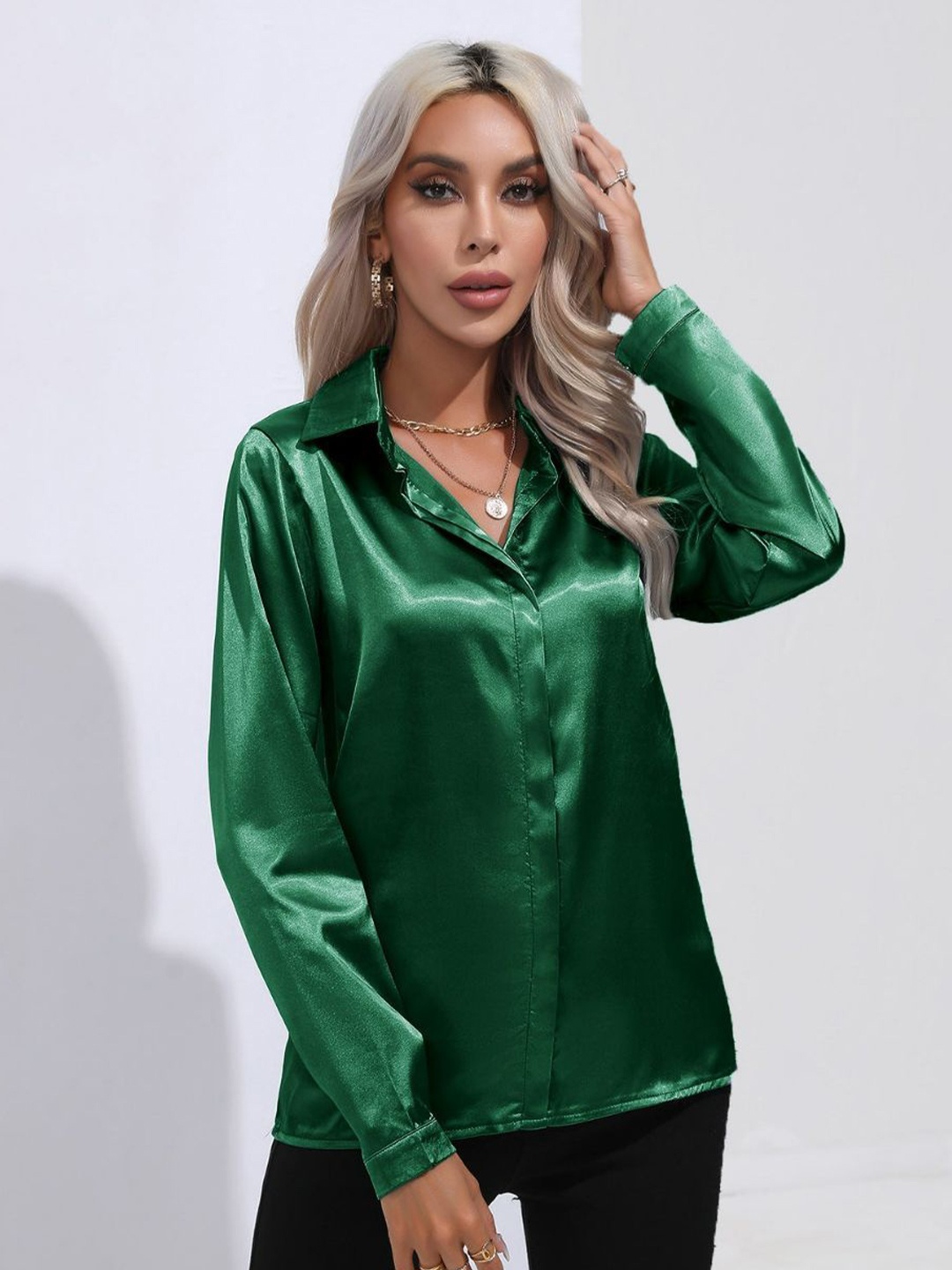 

Oh Rare Women Spread Collar Solid Casual Shirt, Green
