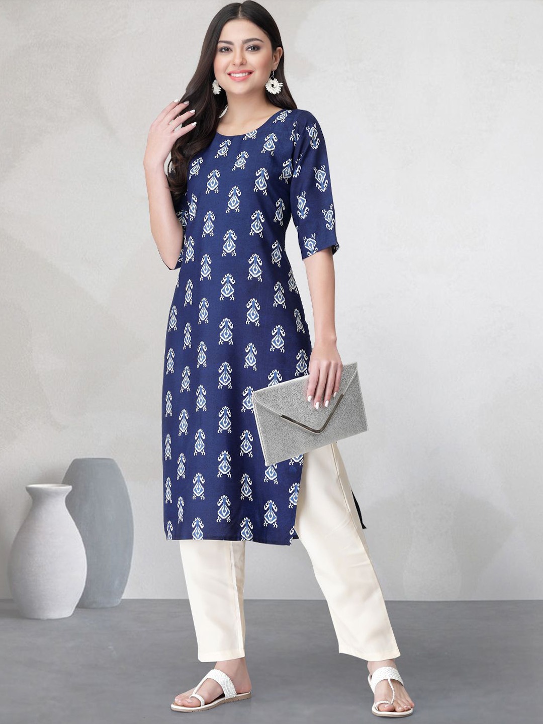 

7Threads Ethnic Motifs Printed Round Neck Straight Kurta With Trousers, Blue