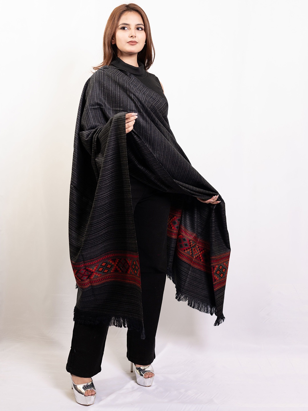 

PASHGIRI Ethnic Motifs Embroidered Woolen Shawl, Black
