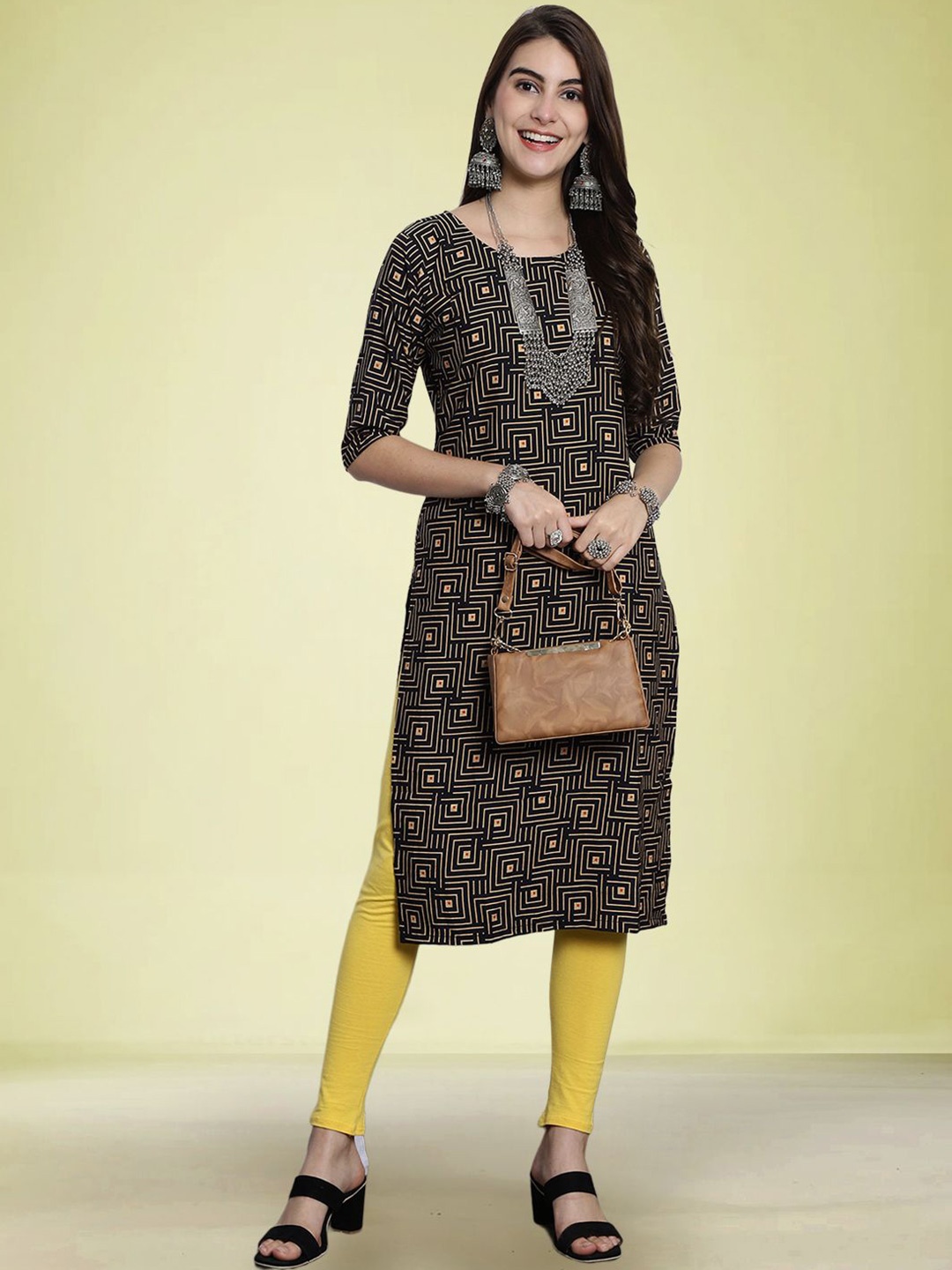 

Moda Rapido Geometric Printed Round Neck Straight Kurta, Black