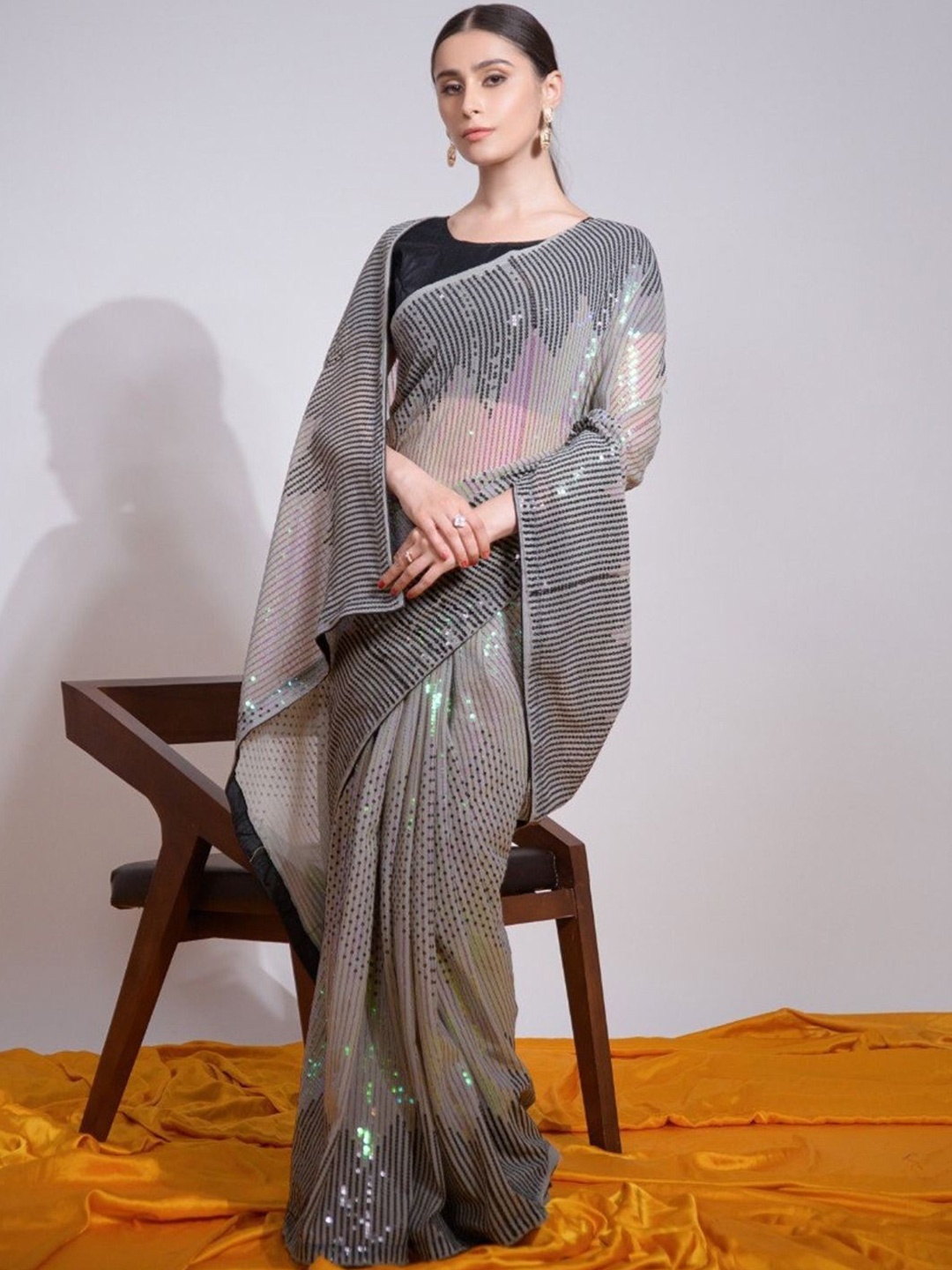

Anouk Embellished Sequinned Heavy Work Saree, Black