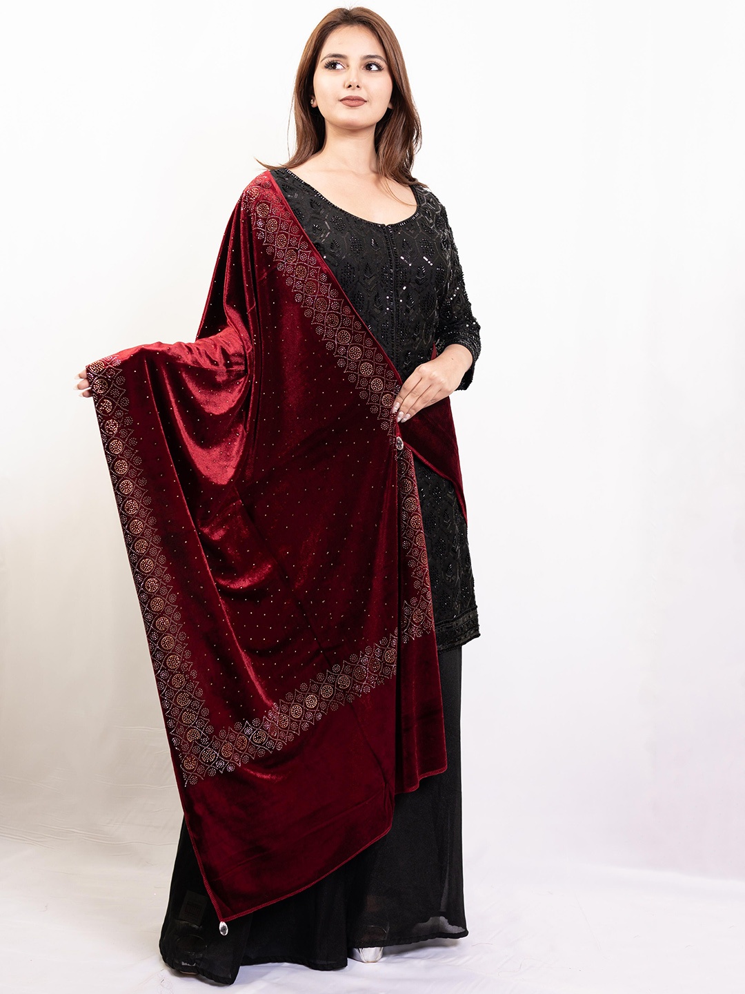 

PASHGIRI Women Ethnic Motifs Embroidered Velvet Shawl, Maroon