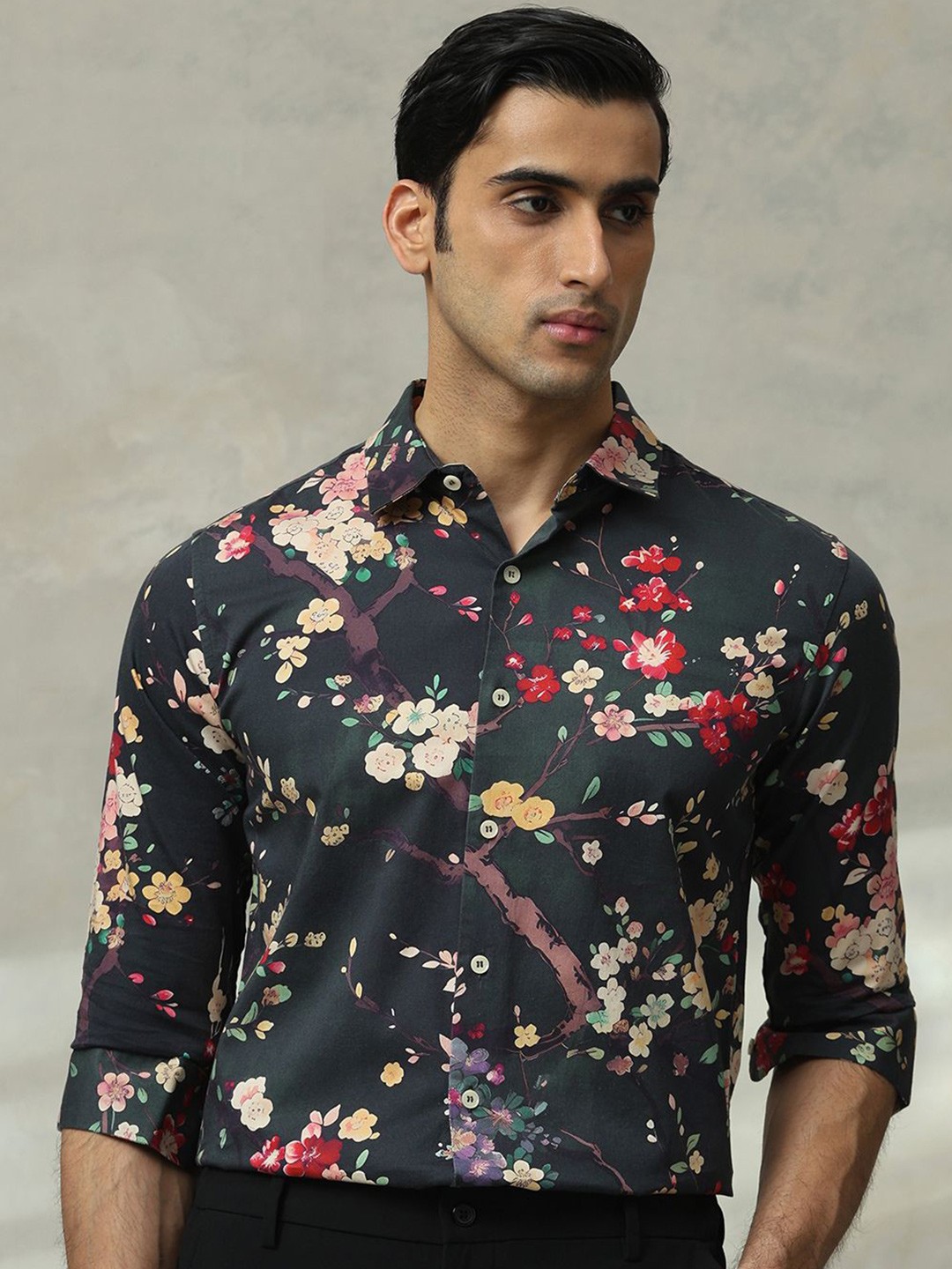

Mufti Men Slim Fit Spread Collar Floral Printed Cotton Formal Shirt, Green