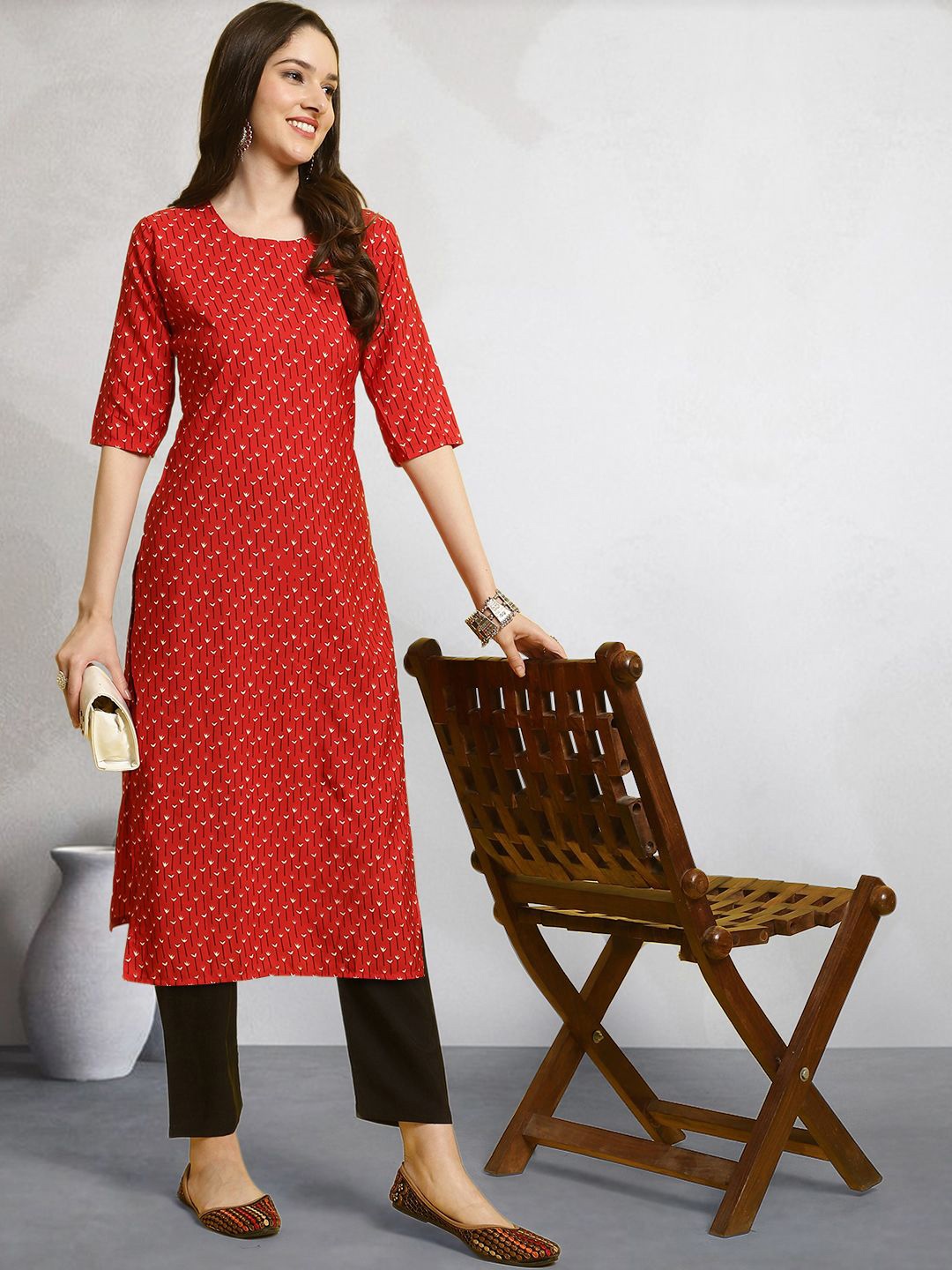 

7Threads Abstract Printed Round Neck Straight Kurta With Trousers, Red