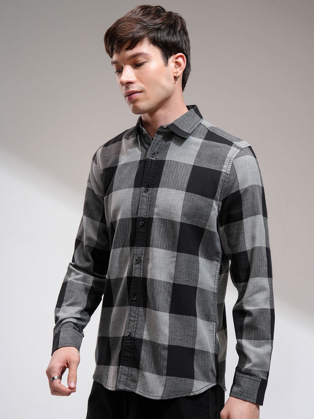 

HIGHLANDER Men Slim Fit Checked Casual Shirt, Grey