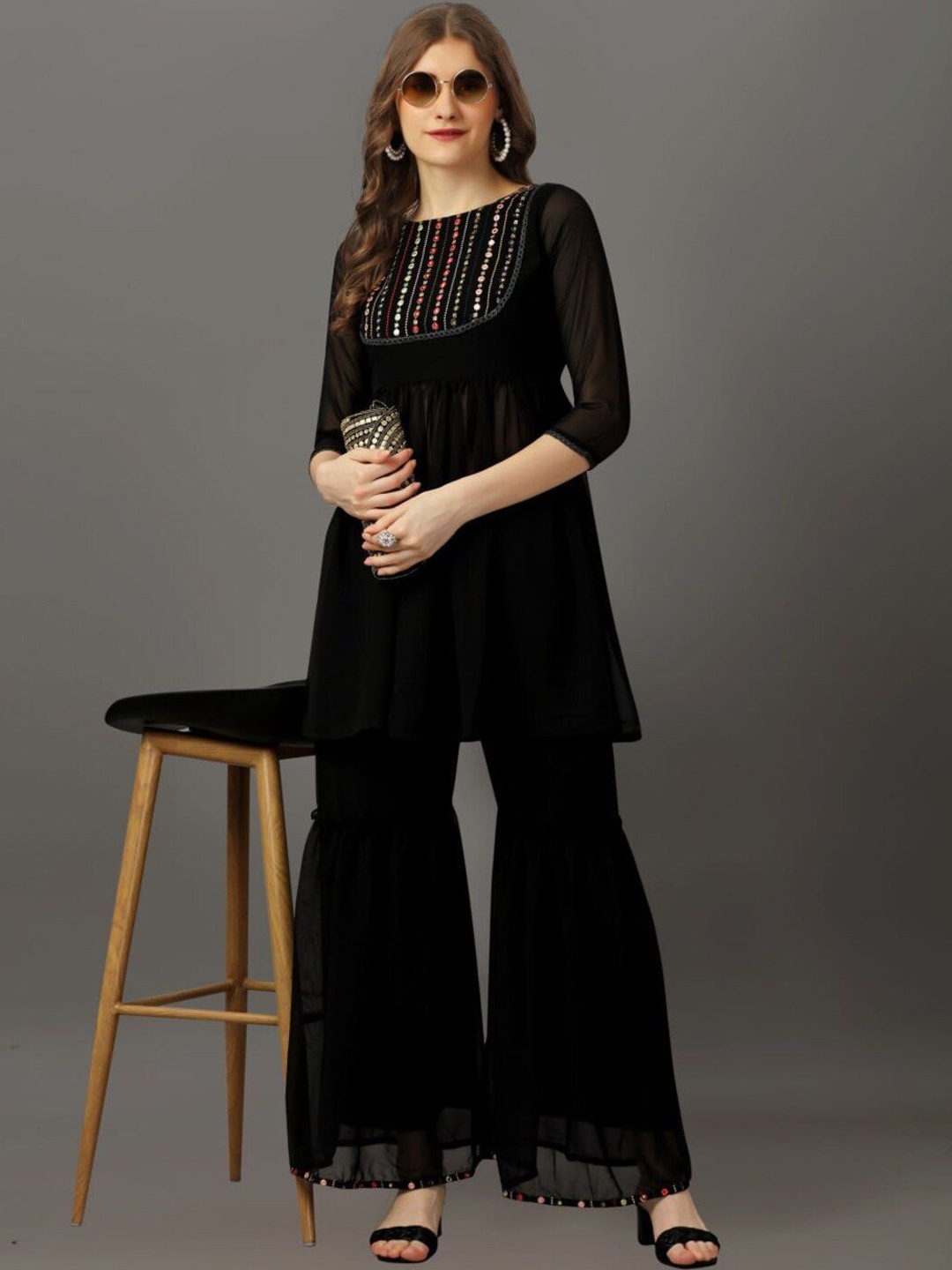 

ASCIIBLUES Women Yoke Design Regular Mirror Work Kurti with Trousers, Black