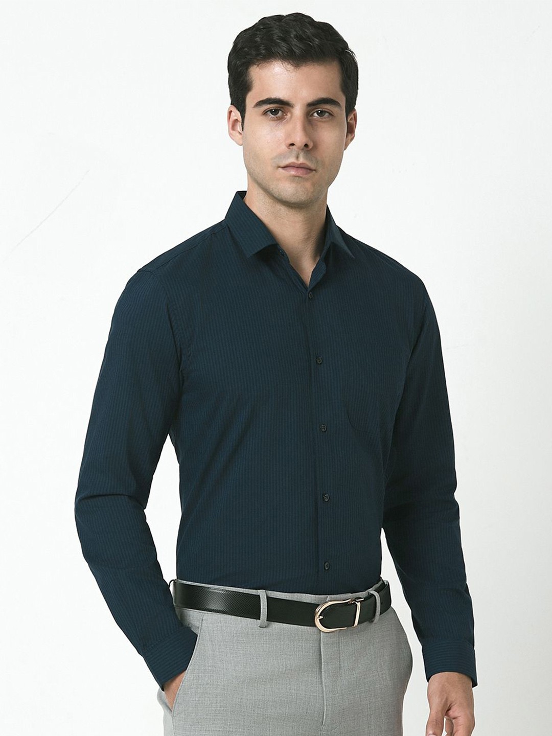 

Peter England Men Slim Fit Spread Collar Vertical Striped Cotton Formal Shirt, Green