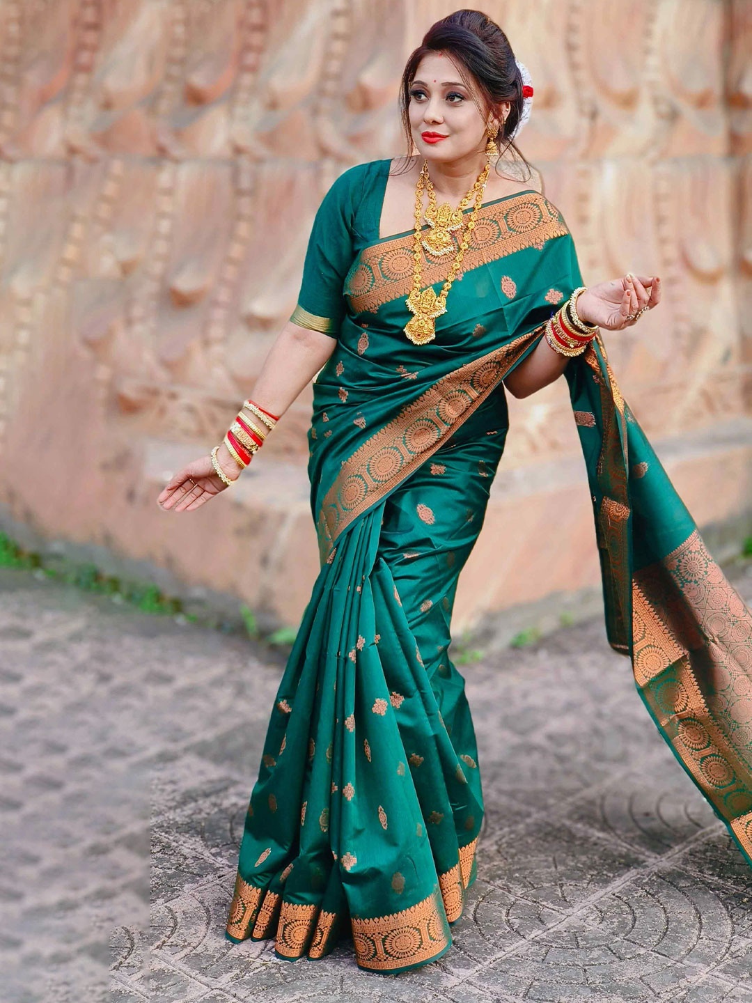 

Shopeezy Tex Fab Woven Design Zari Pure Cotton Sambalpuri Saree, Green