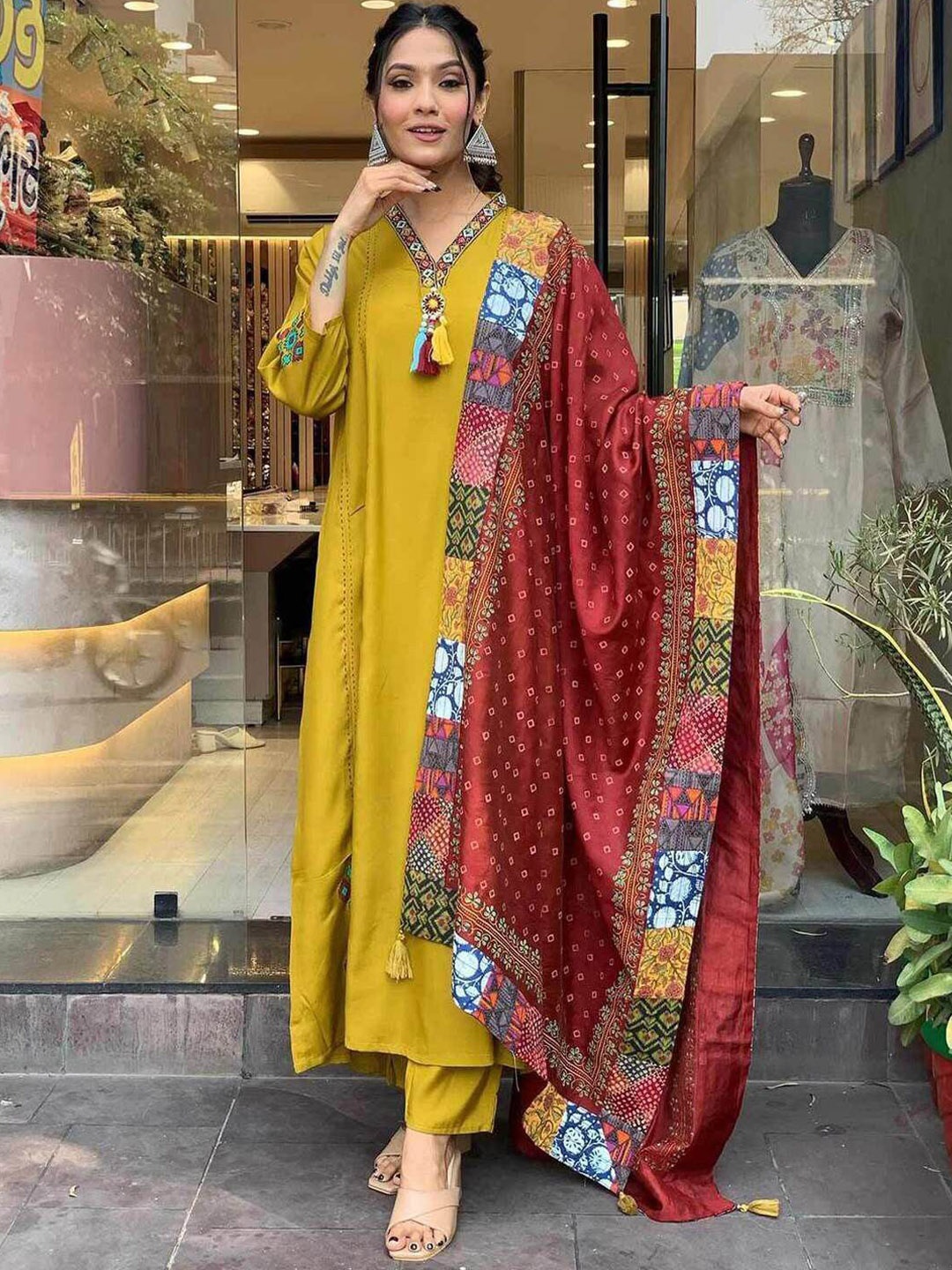 

ASCIIBLUES Women Ethnic Motifs Embroidered Regular Kurta with Trousers & With Dupatta, Mustard