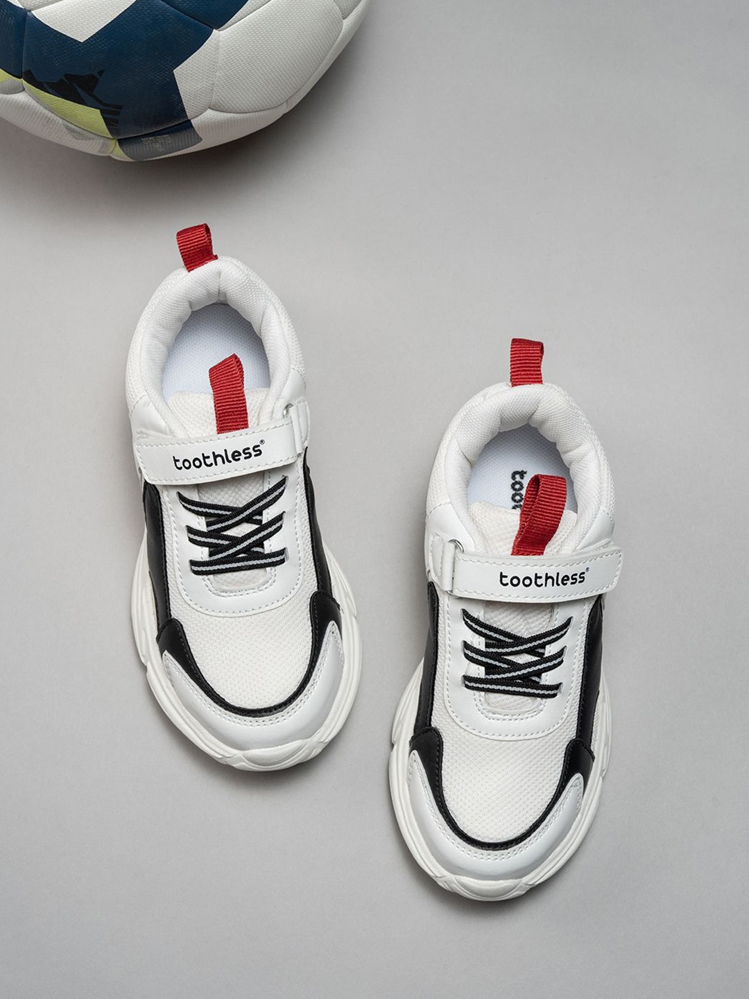

toothless Boys Colourblocked Casual Shoes, White