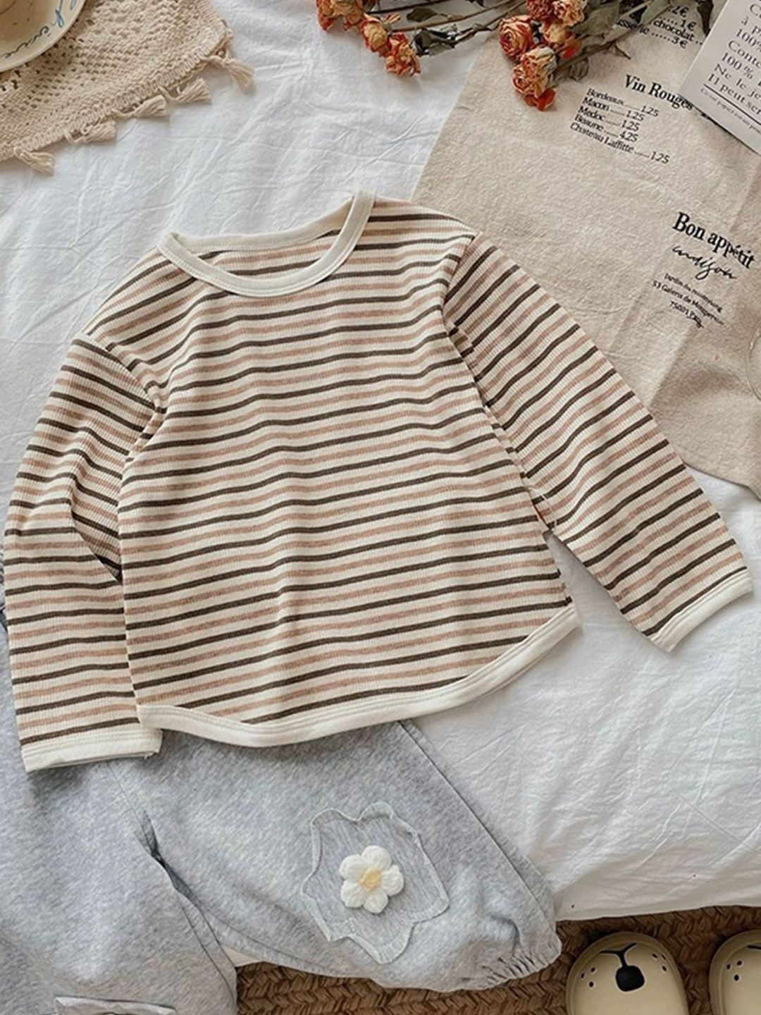 

LULU & SKY Girls Striped V-Neck Extended Sleeves Monochrome Pockets T-shirt, Brown