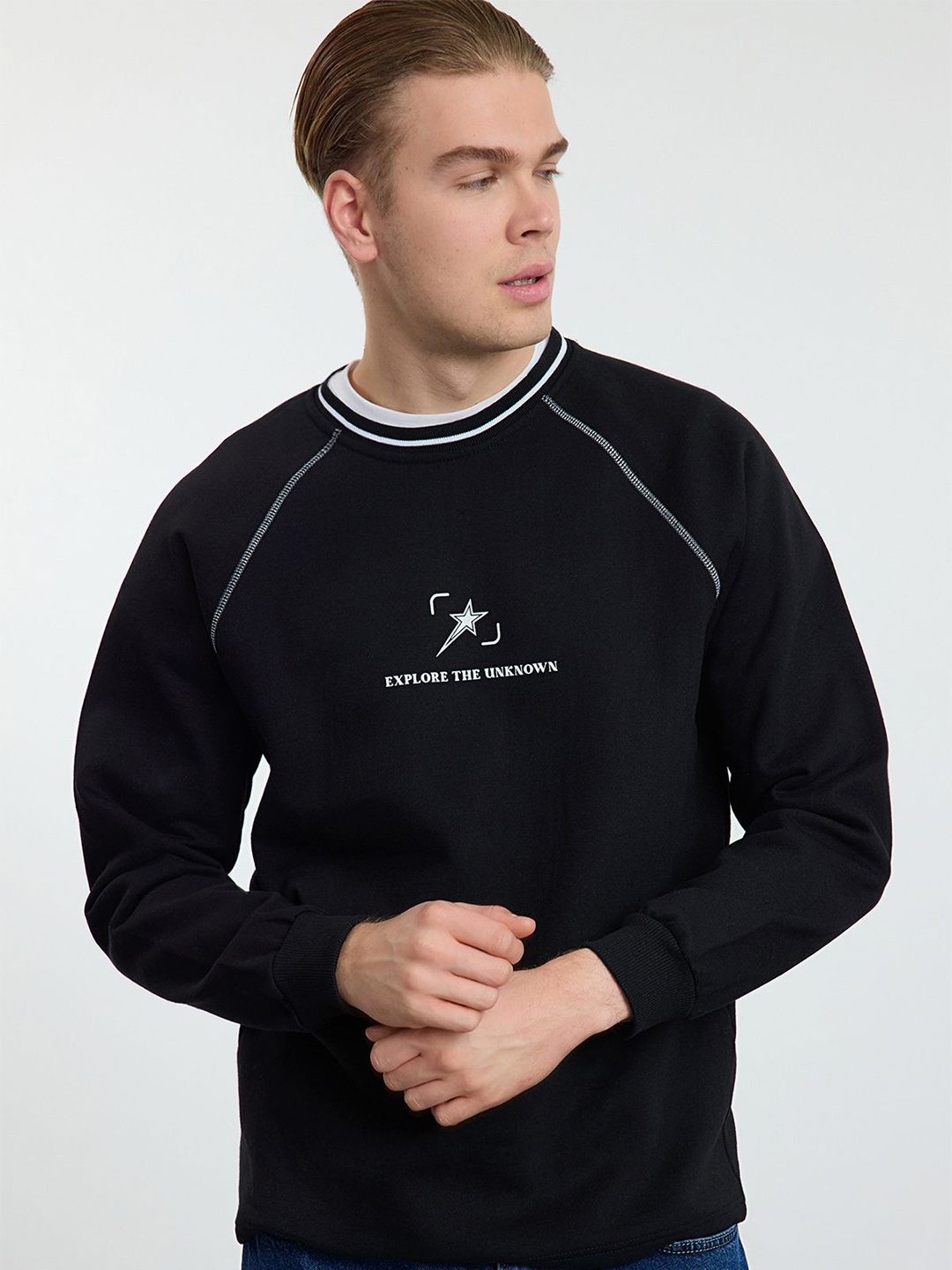 

Trendyol Men Printed Sweatshirt, Na