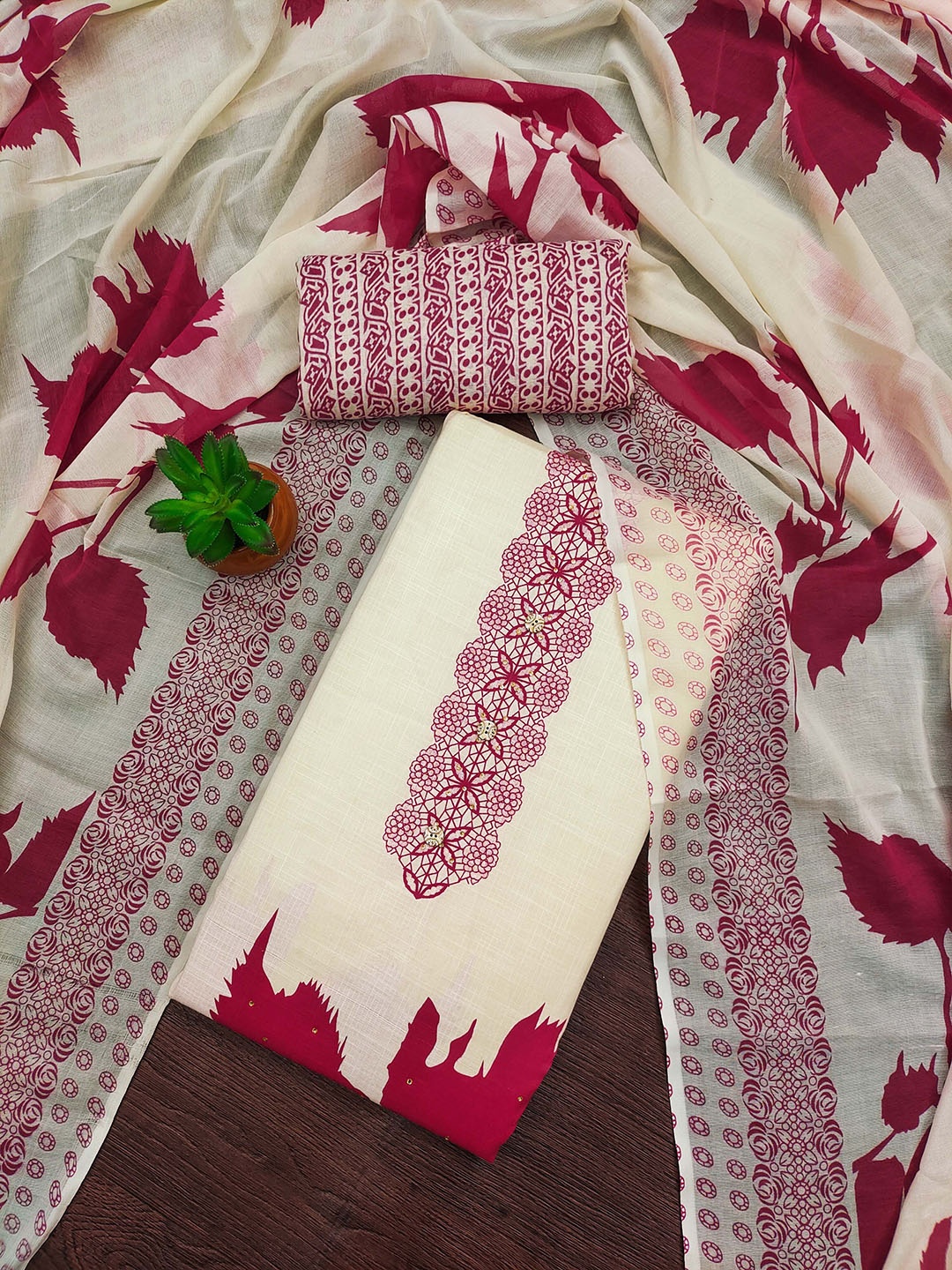 

HERE&NOW Floral Printed Beads And Stones Cotton Unstitched Dress Material, White