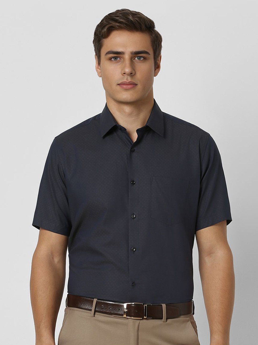 

Van Heusen Men Opaque Formal Shirt, Charcoal