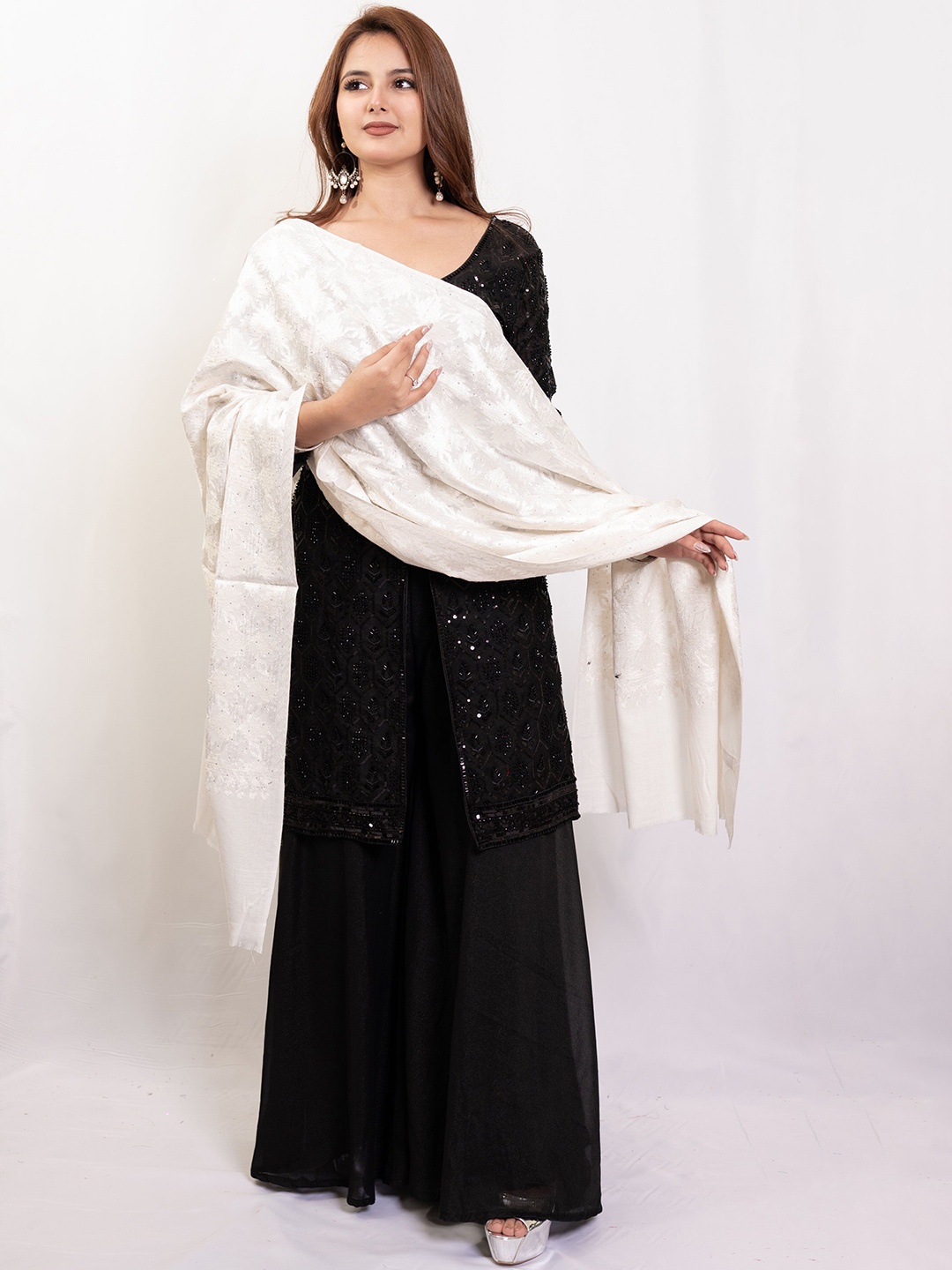 

PASHGIRI Ethnic Motifs Embroidered Woolen Shawl, White