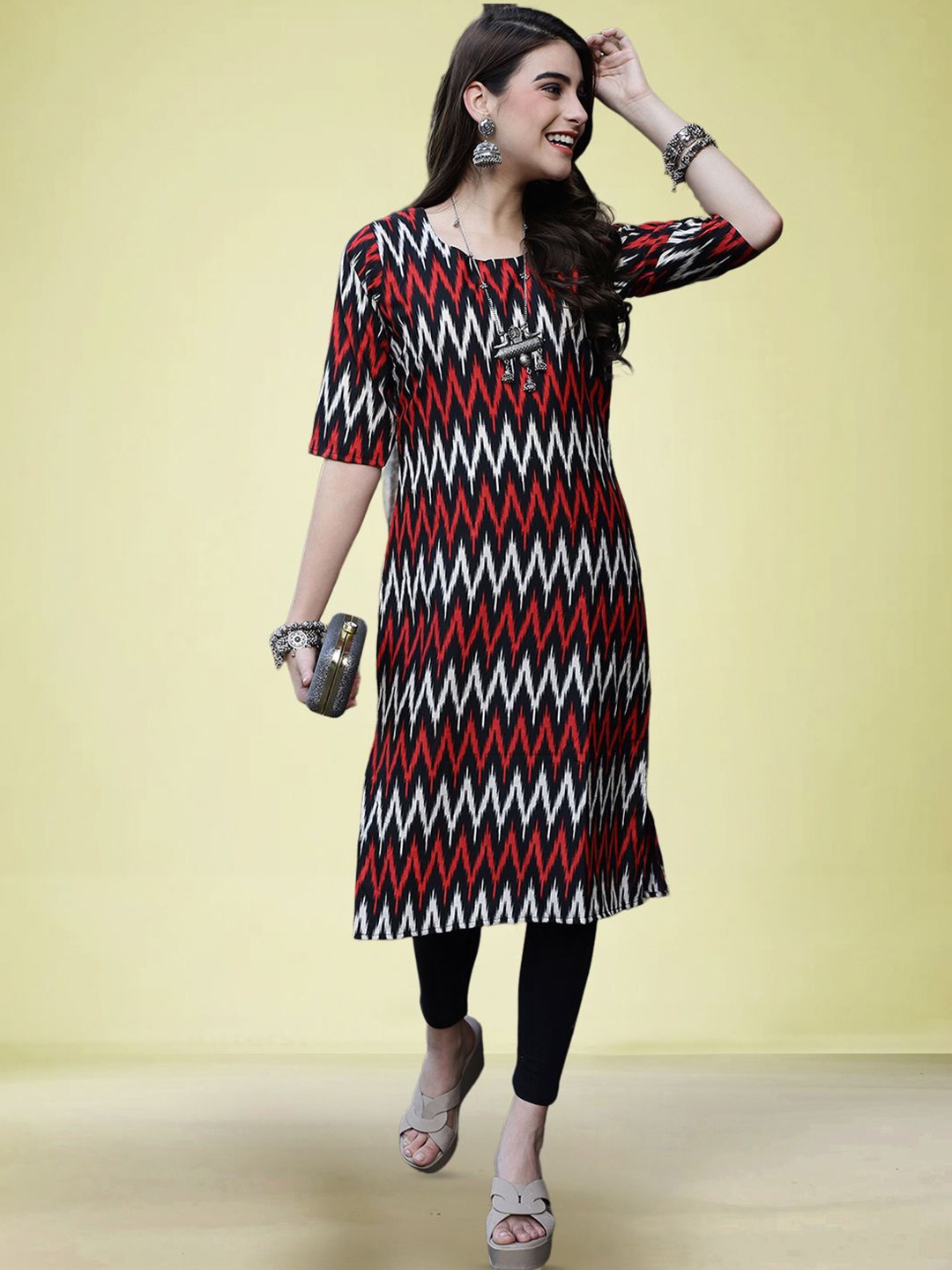 

Moda Rapido Chevron Printed Round Neck Straight Kurta, Black