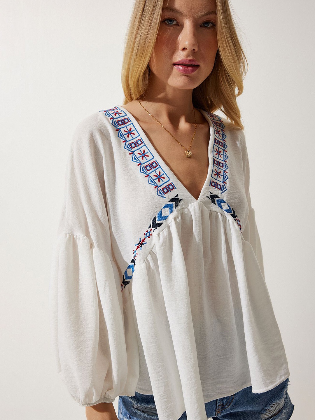 

Happiness istanbul Geometric Embroidered Puff Sleeve Empire Top, White