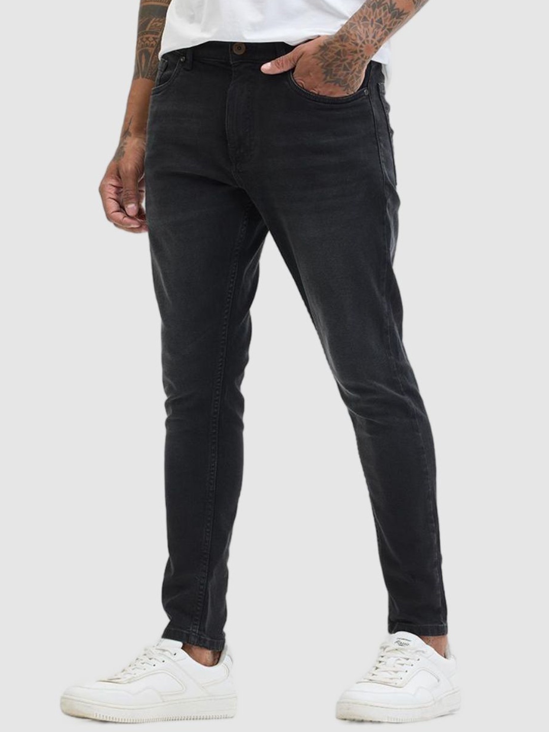 

Snitch Men Loose Skinny Fit Light Fade Stretchable Jeans, Black