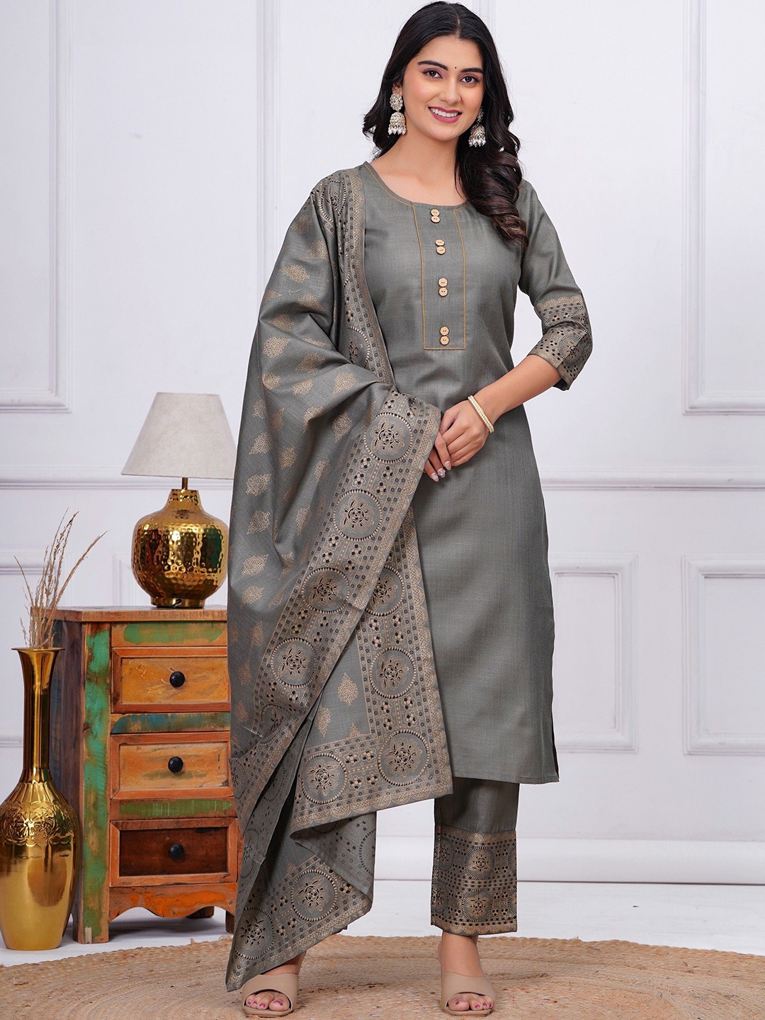 

PINGAKSH Women Floral Embroidered Regular Pure Cotton Kurta with Sharara & With Dupatta, Grey