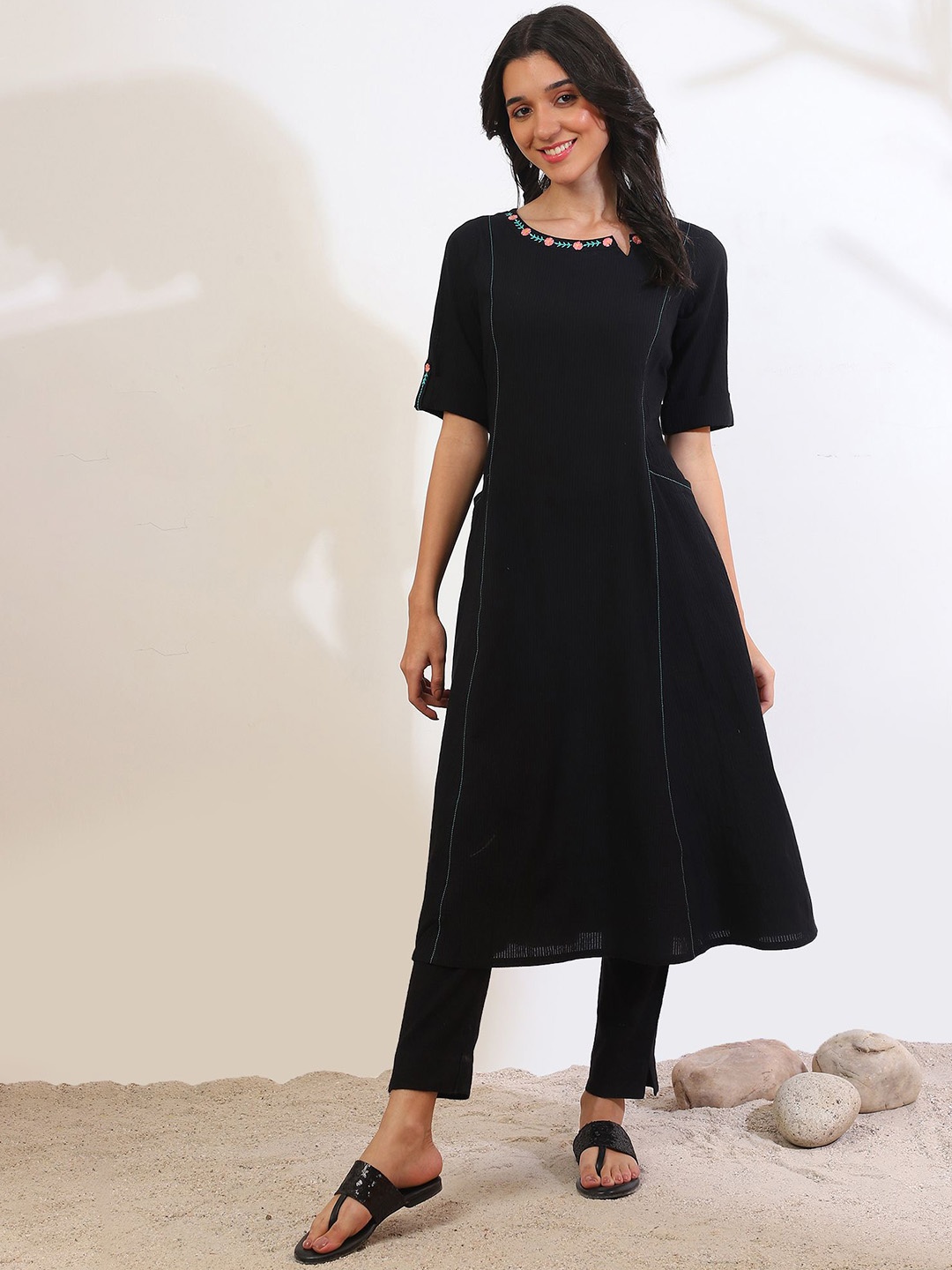 

AURELIA Floral Embroidered Notch-Neck Cotton Thread Work A-Line Kurta, Black