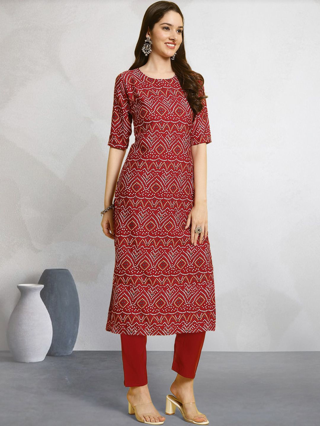 

7Threads Ethnic Motifs Printed Round Neck Straight Kurta With Trousers, Red